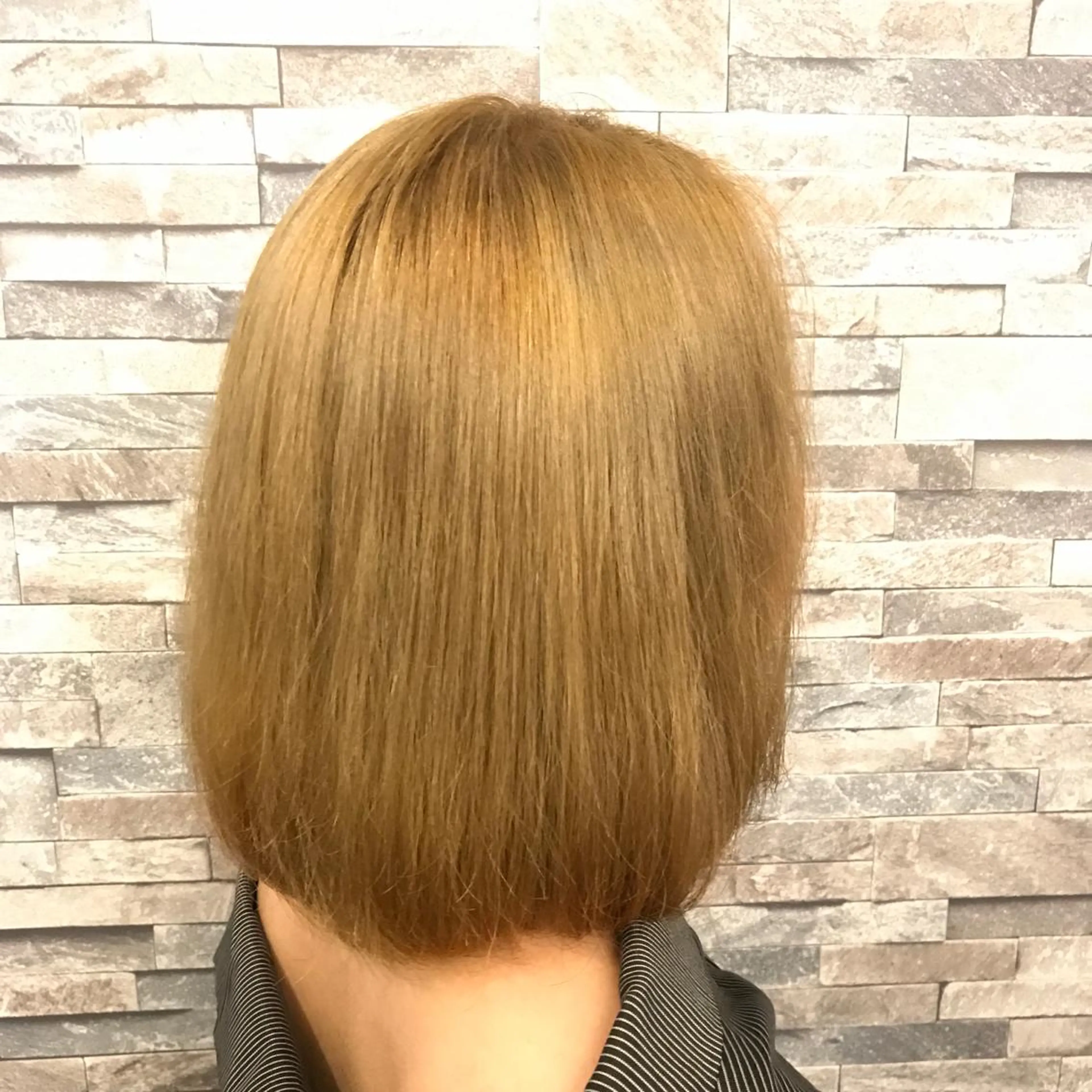 ミディアム カラー 小顔/似合わせカット 杉山莉菜のヘアスタイル