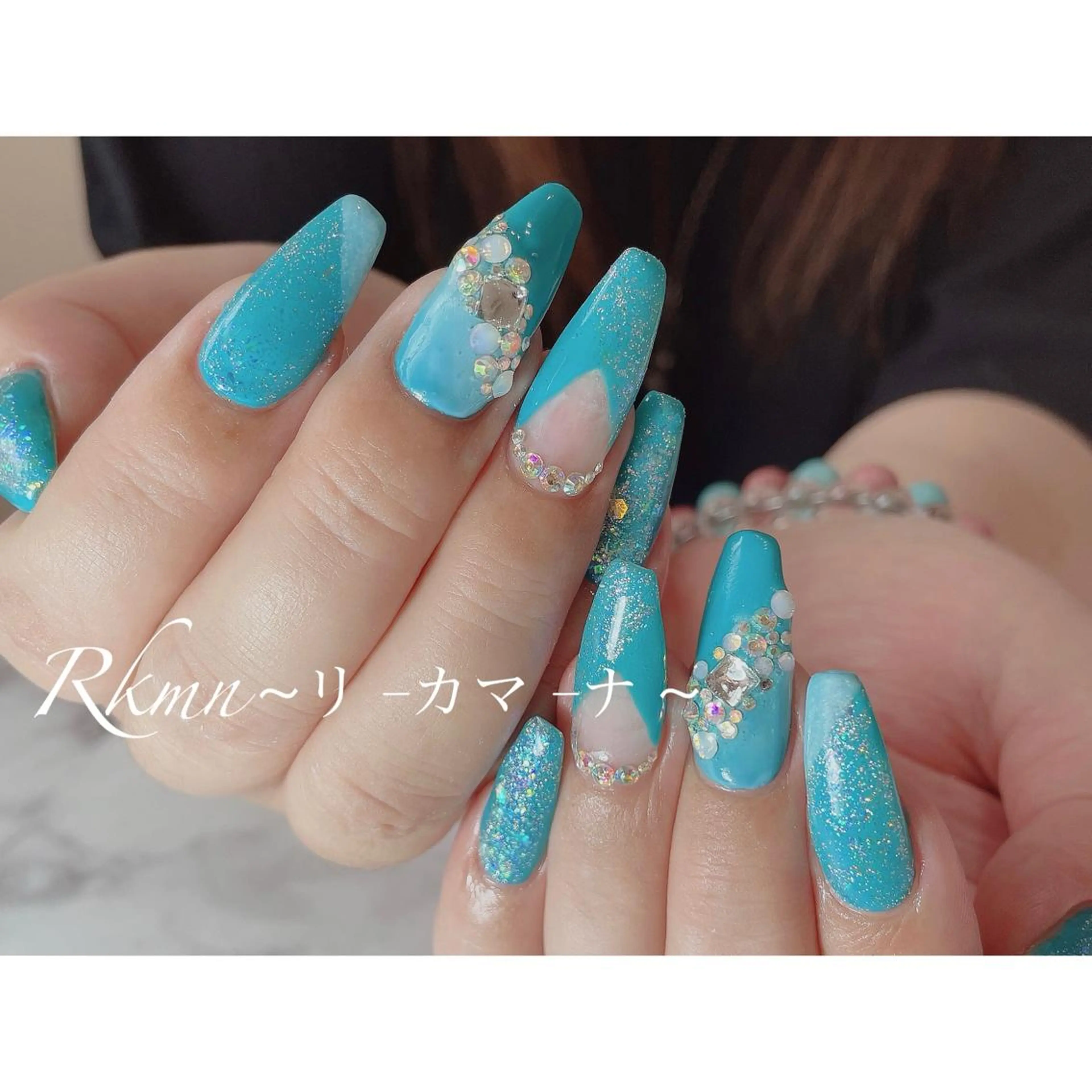 ネイル アートネイル ホログラムネイル キラキラネイル 水色 春ネイル ハンドネイル フットネイル ハンドケア Rkmn ~リ-カマ-ナ~のネイルデザイン