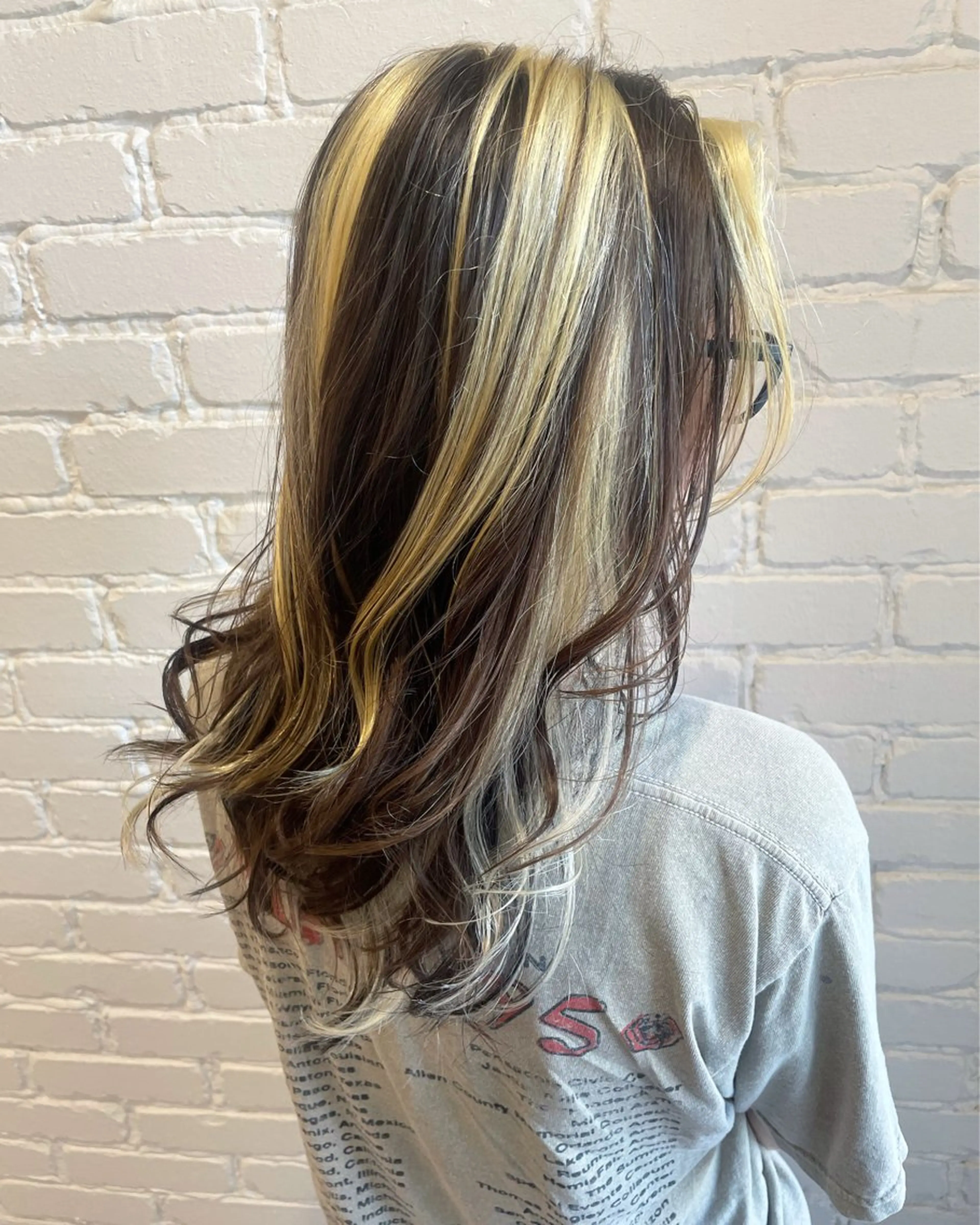 カラー 🌟デザインカラー 🌟コノミ🌟のヘアスタイル