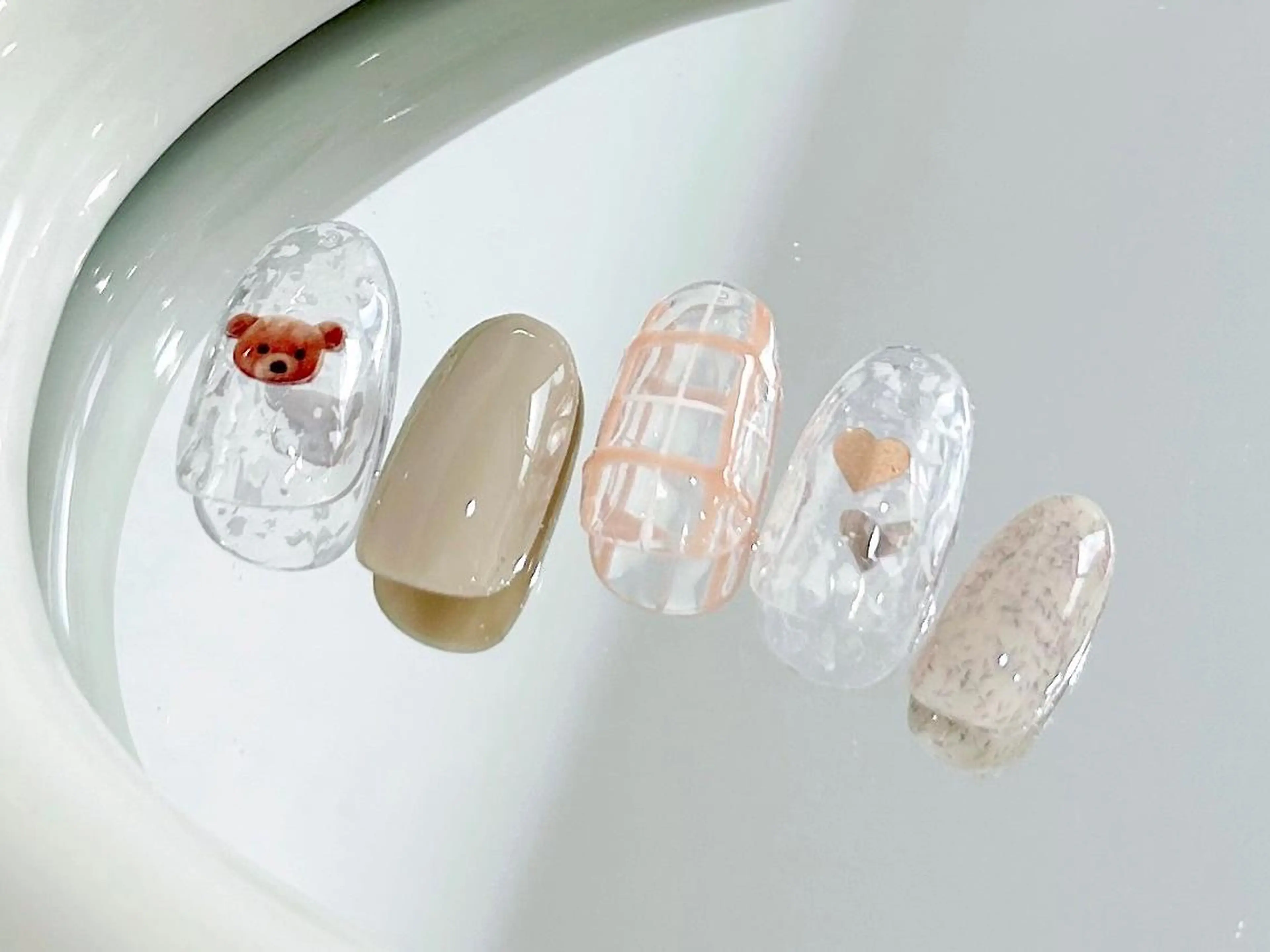 ネイル ハンドネイル アイ.ネイリスト りこの眉毛・アイブロウイメージ