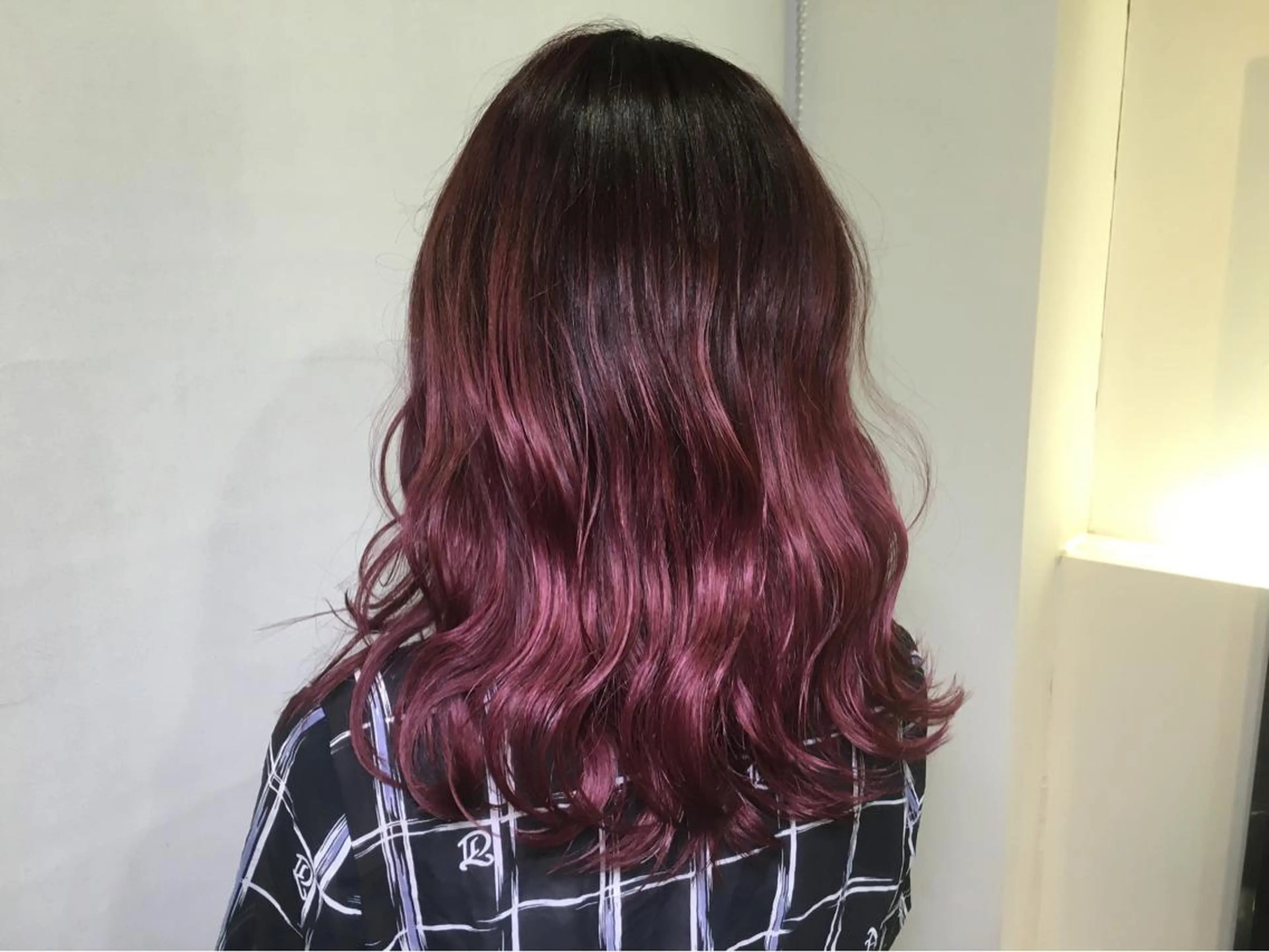 カラー 早川 真幸のヘアスタイル