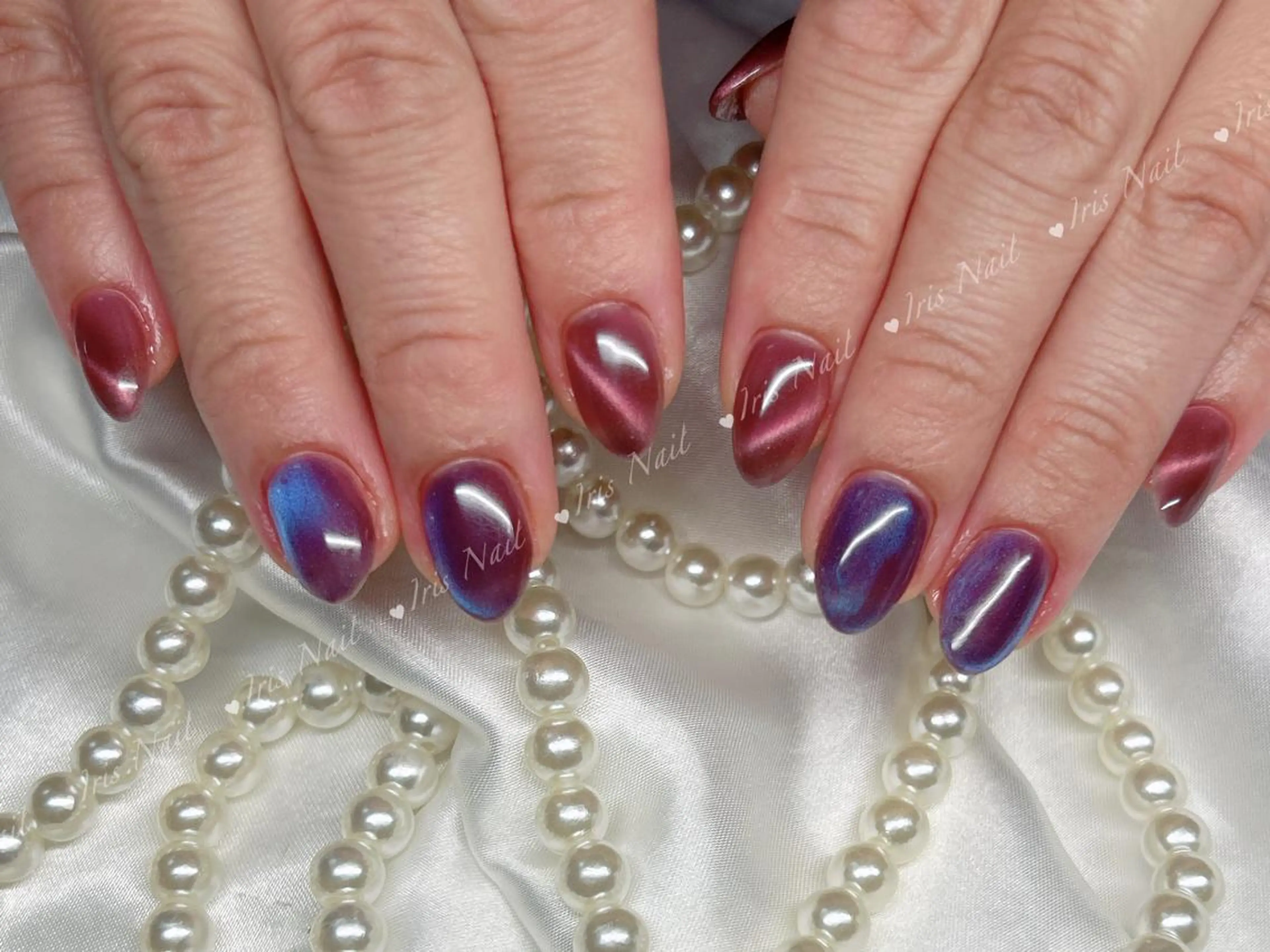 ネイル マグネットネイル 赤色 ハンドネイル ハンドケア 🍒IRIS Nail🌸のネイルデザイン