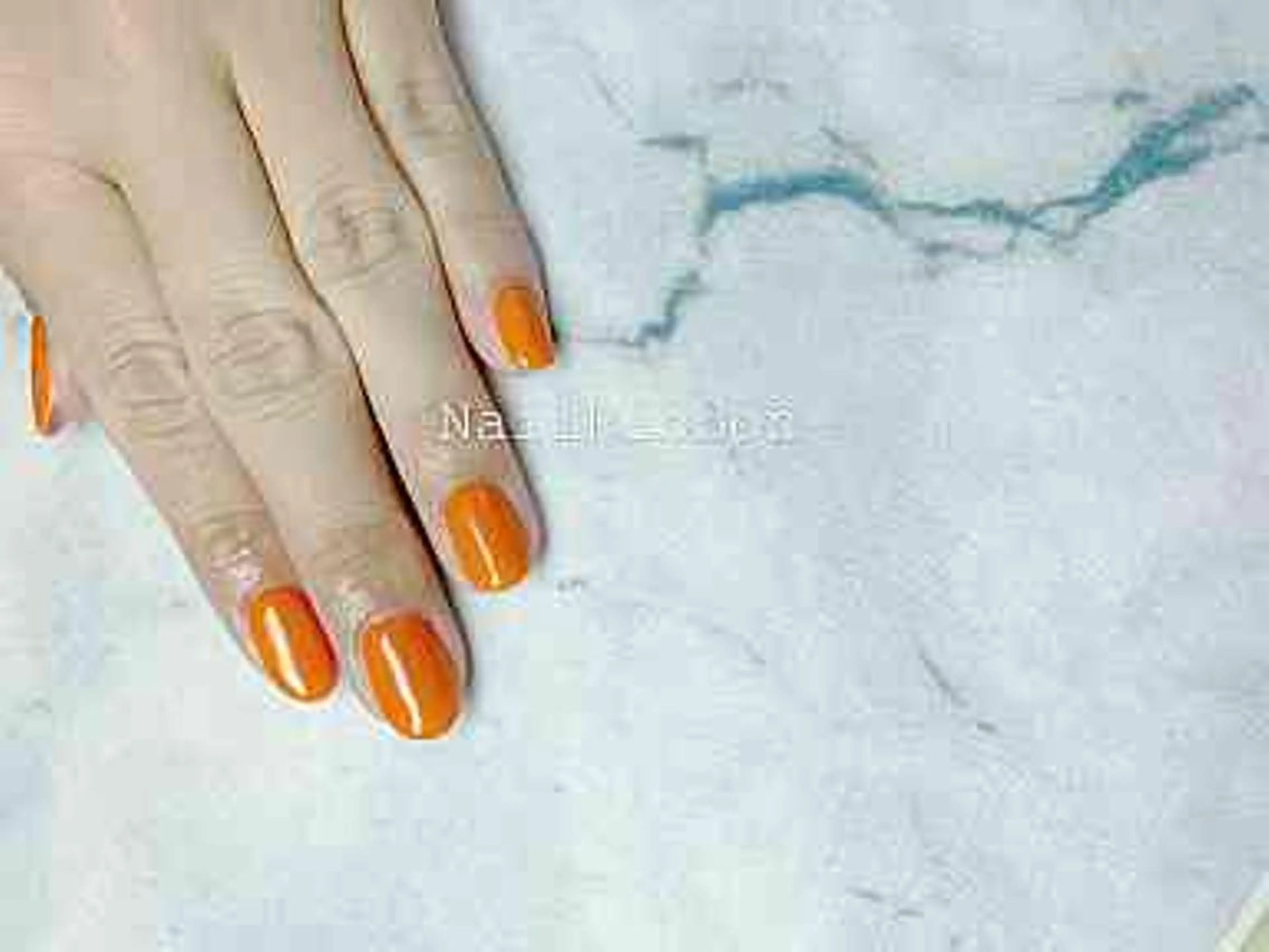 ネイル ネイルリボン 受付スタッフのネイルデザイン