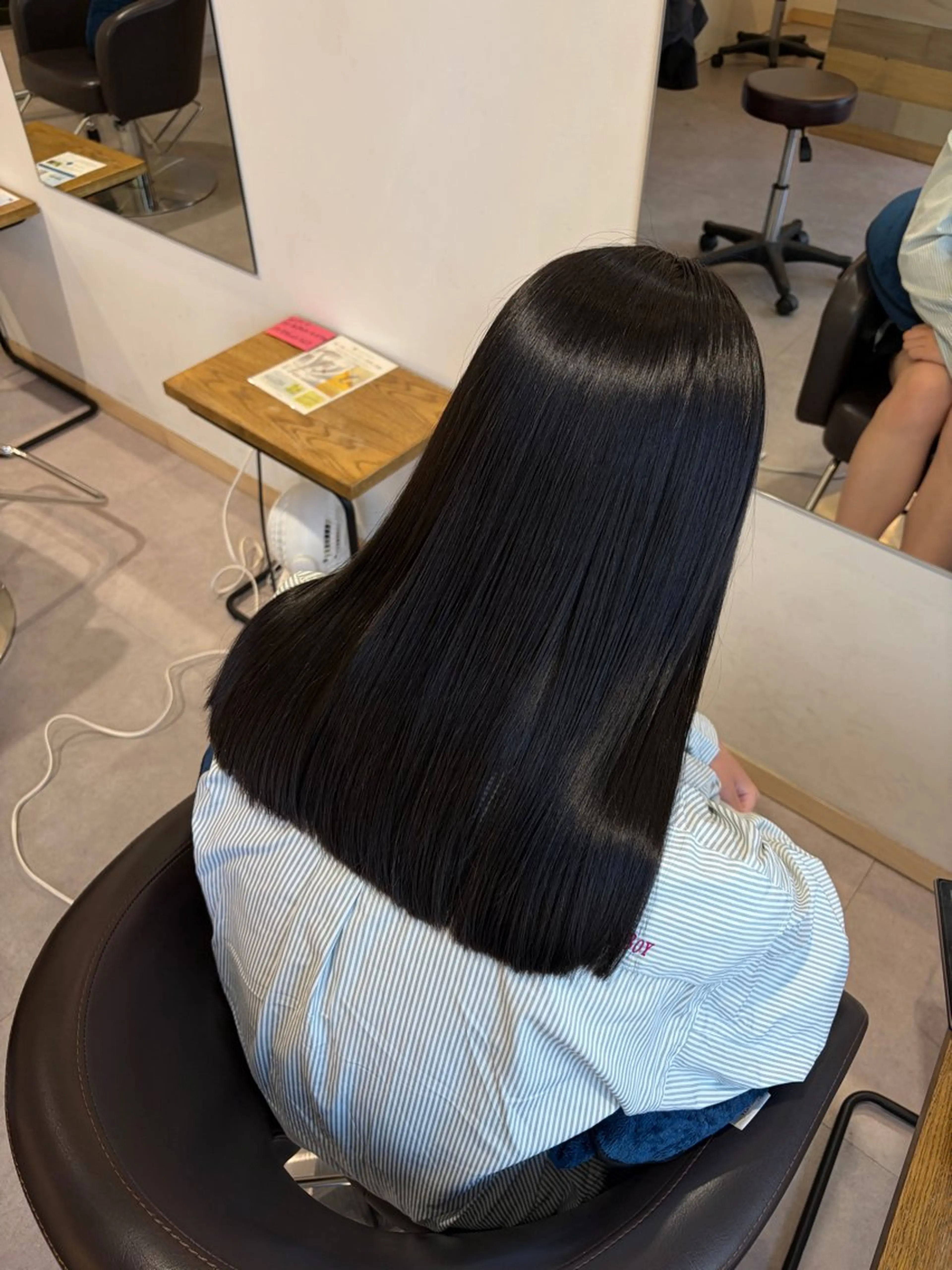 ロング カラー カット ヘアカラー トリートメント 荒井 茉凜のヘアスタイル