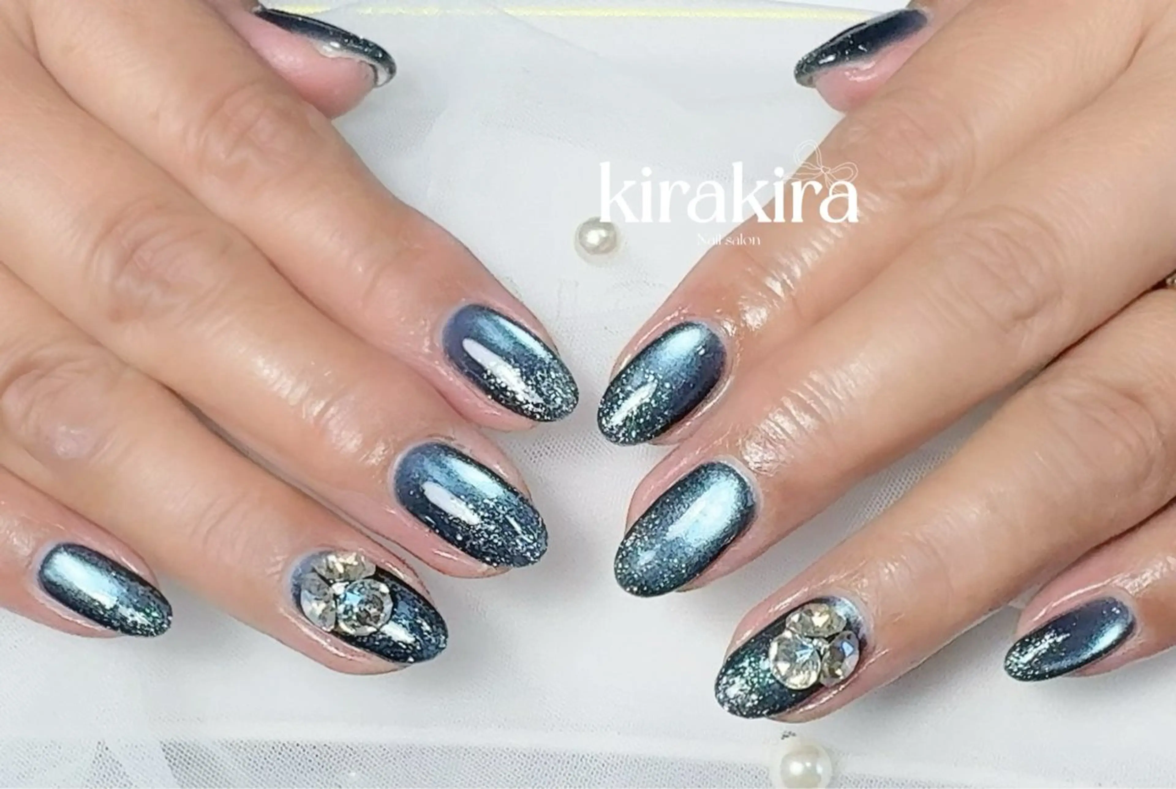 ネイル フットネイル グラデーション キラキラネイル シンプルネイル 冬ネイル Kirakira Nail salonのネイルデザイン