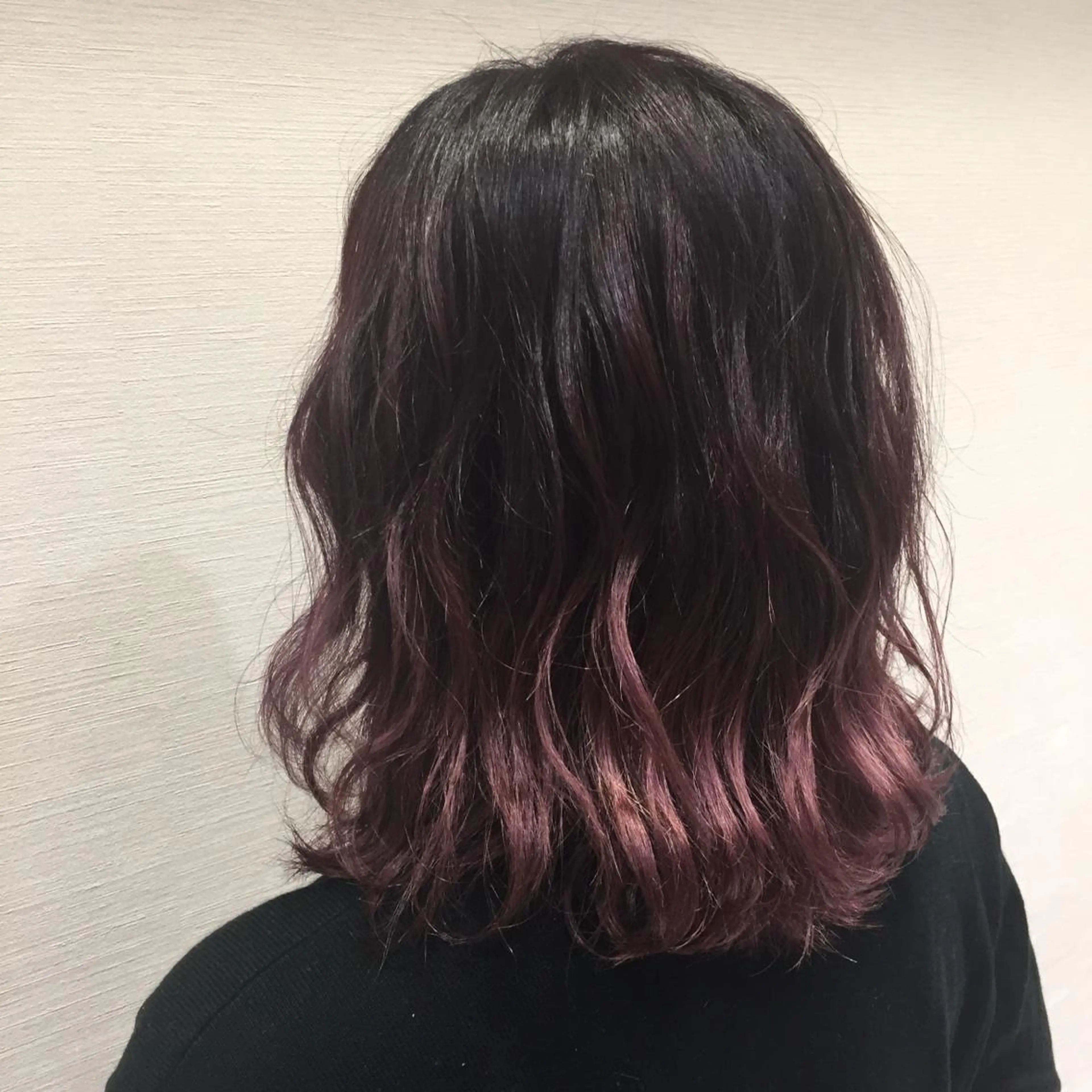 カラー 赤阪 優奈のヘアスタイル