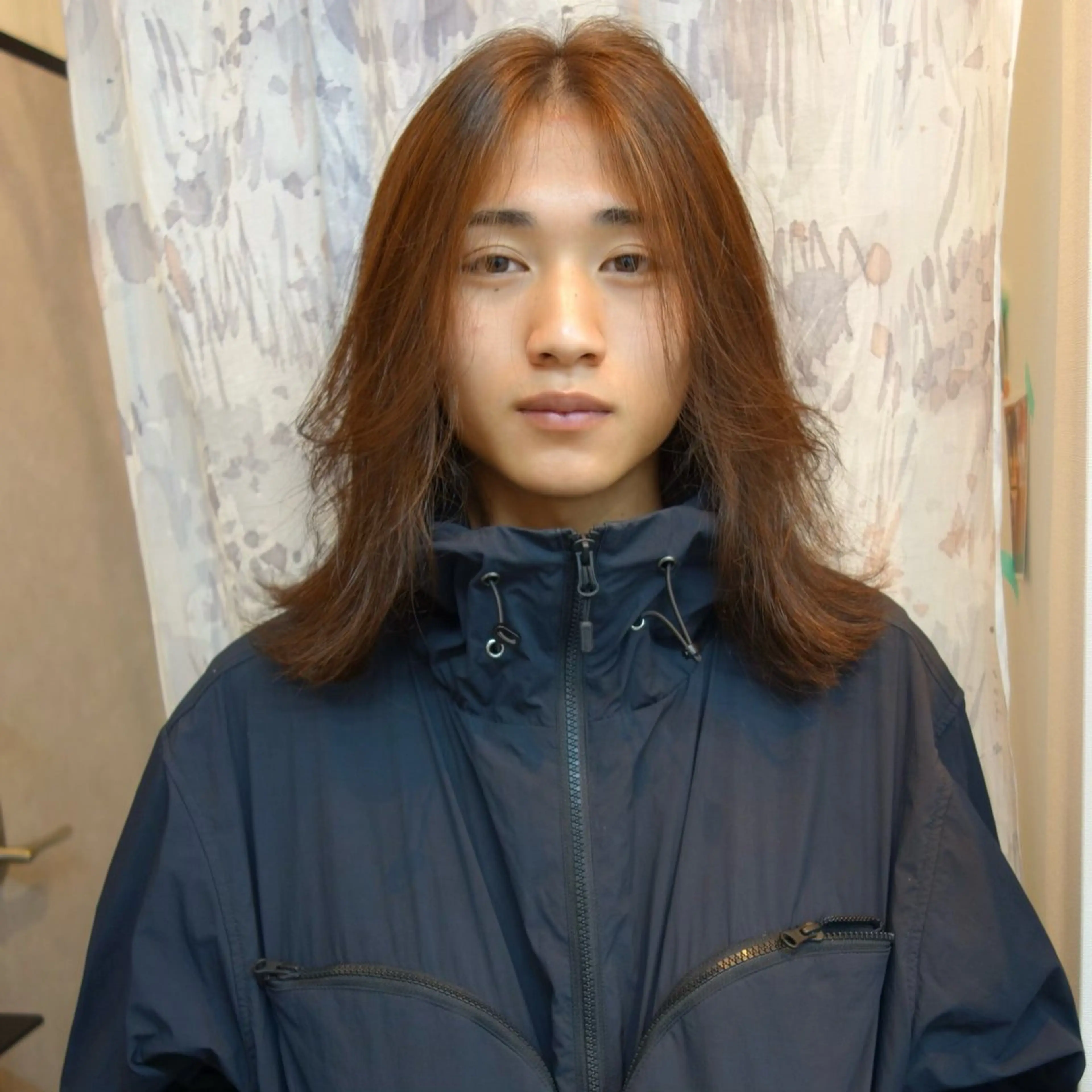 セミロング カラー メンズ 顔まわりレイヤー 顔周りカット レイヤーカット ダウンパーマ 【sity.ザイク】のヘアスタイル