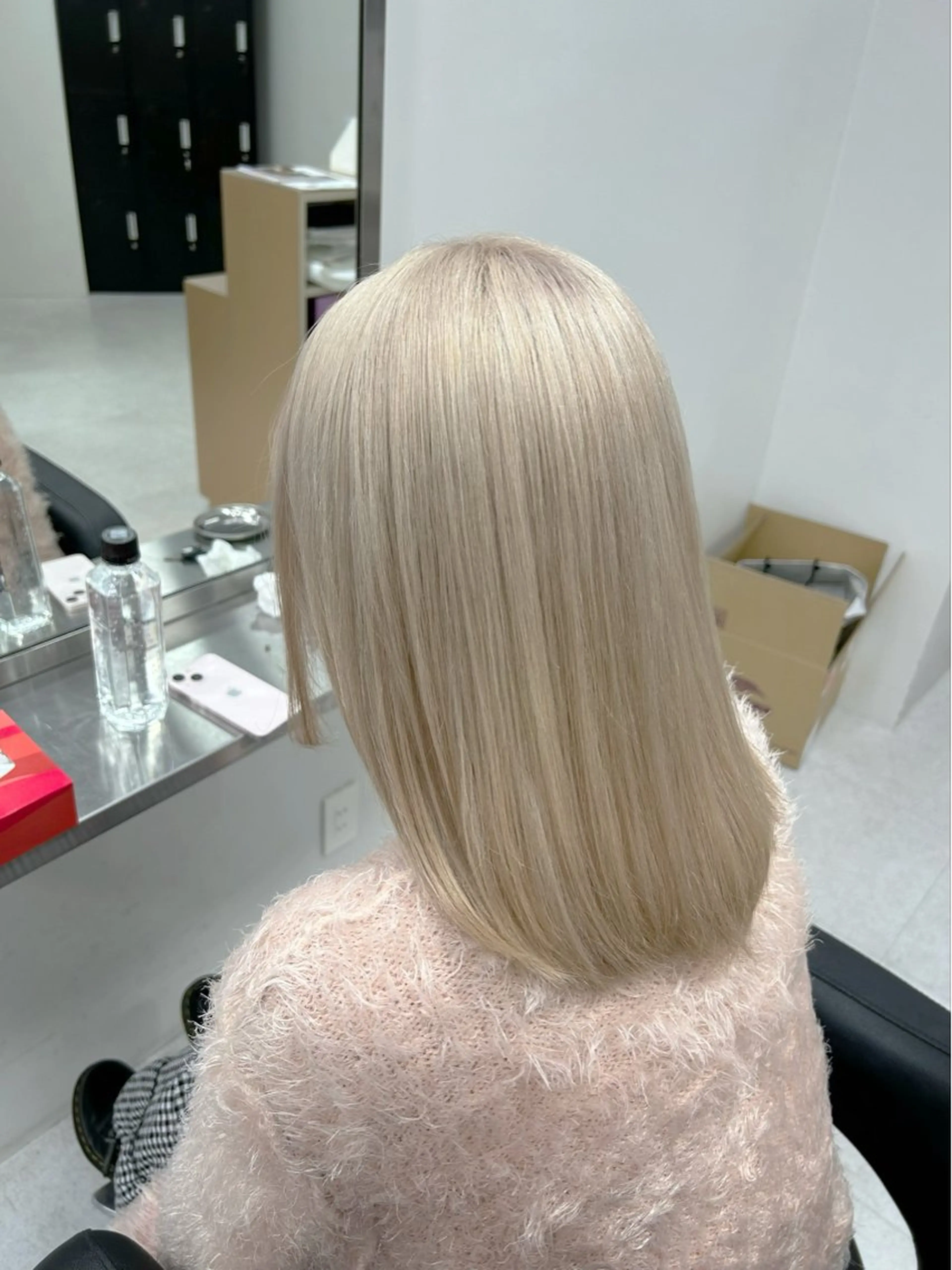 セミロング カラー ベージュカラー ブリーチ ホワイトベージュ カット ヘアカラー トリートメント Kazusa/川越/ エクステ/ハイトーンのヘアスタイル