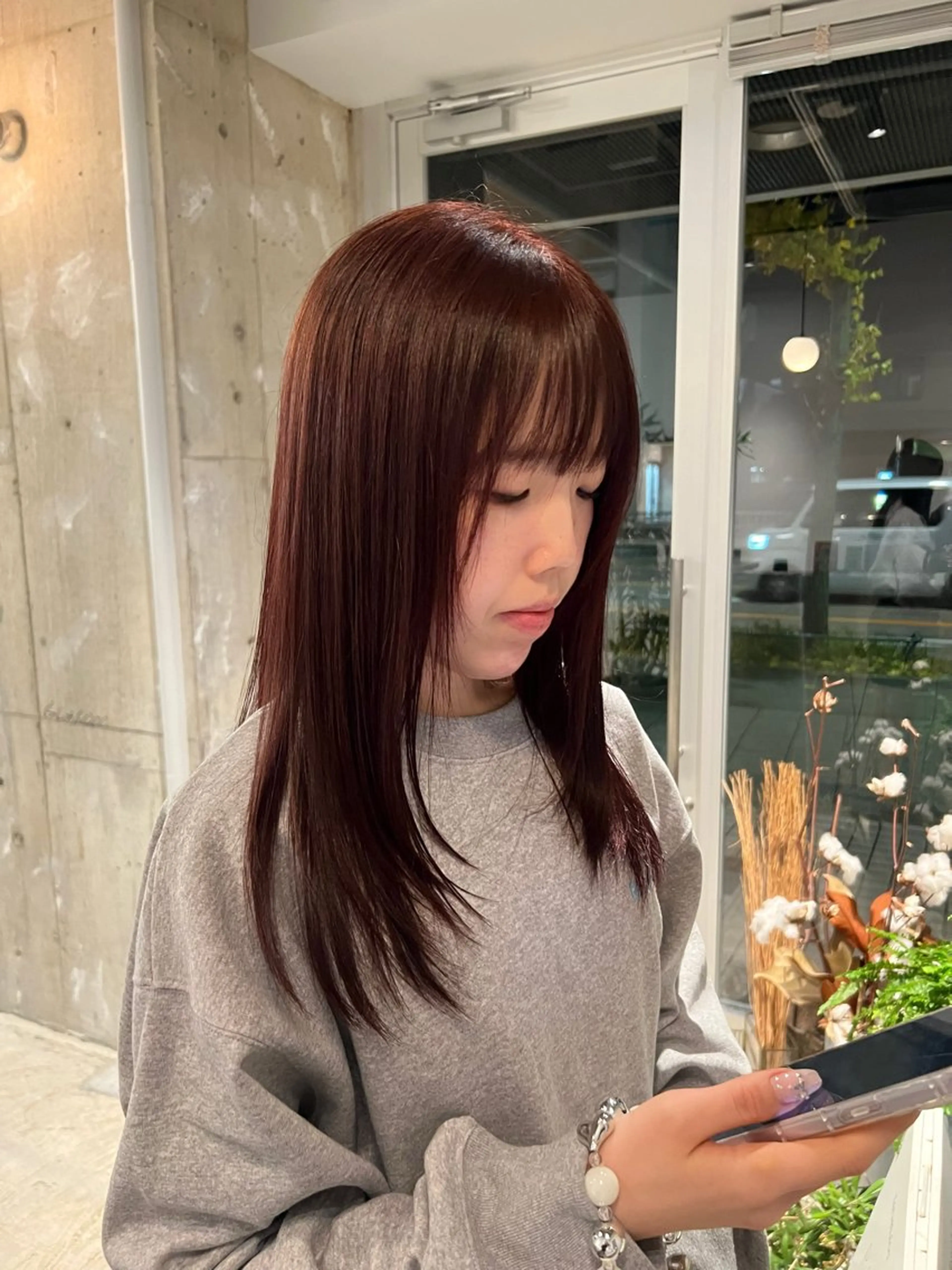 セミロング レイヤーカット piilo／ 岩花梨乃のヘアスタイル