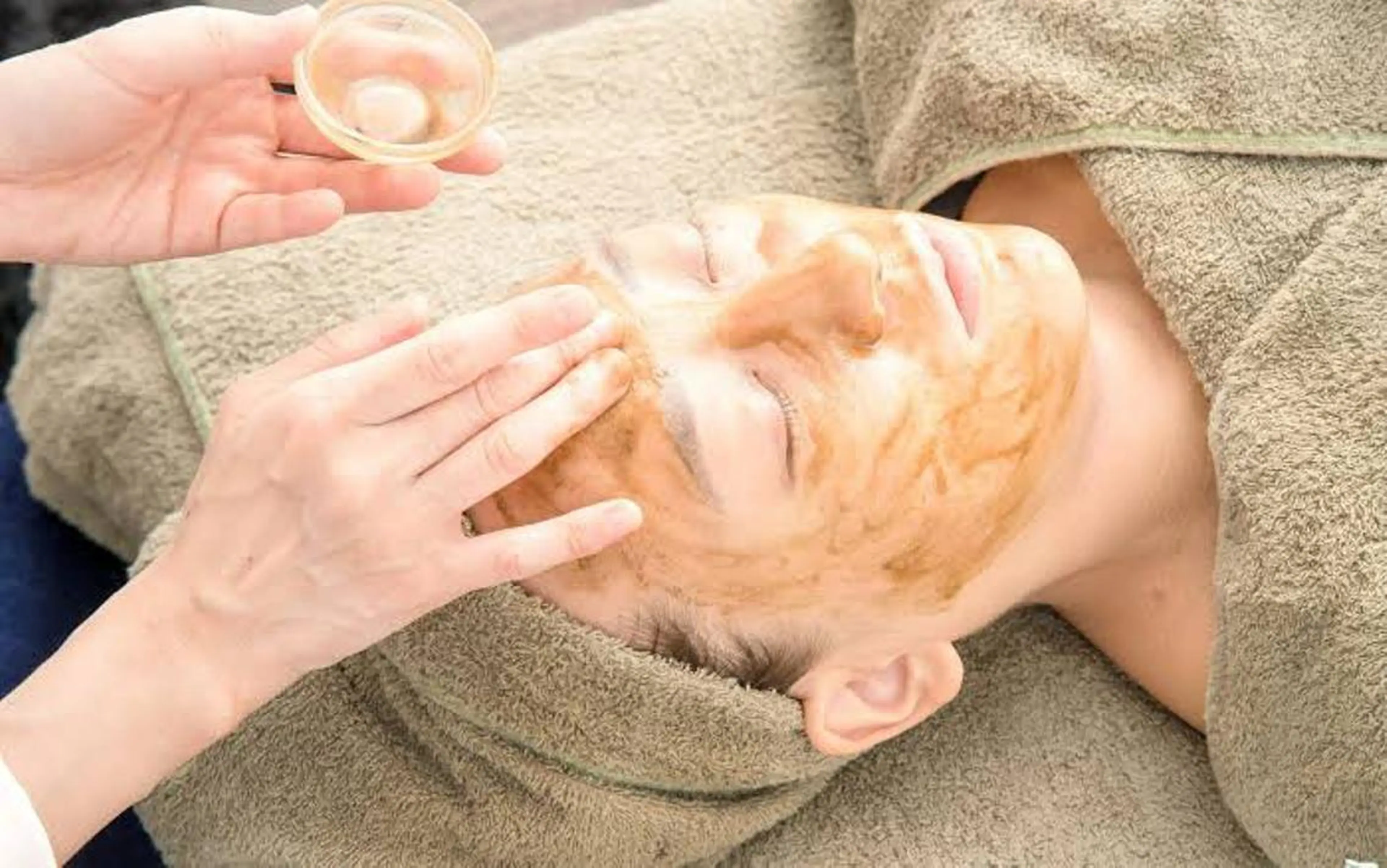 小顔ハーブピーリング un.Fiore🌷のエステ・リラクイメージ