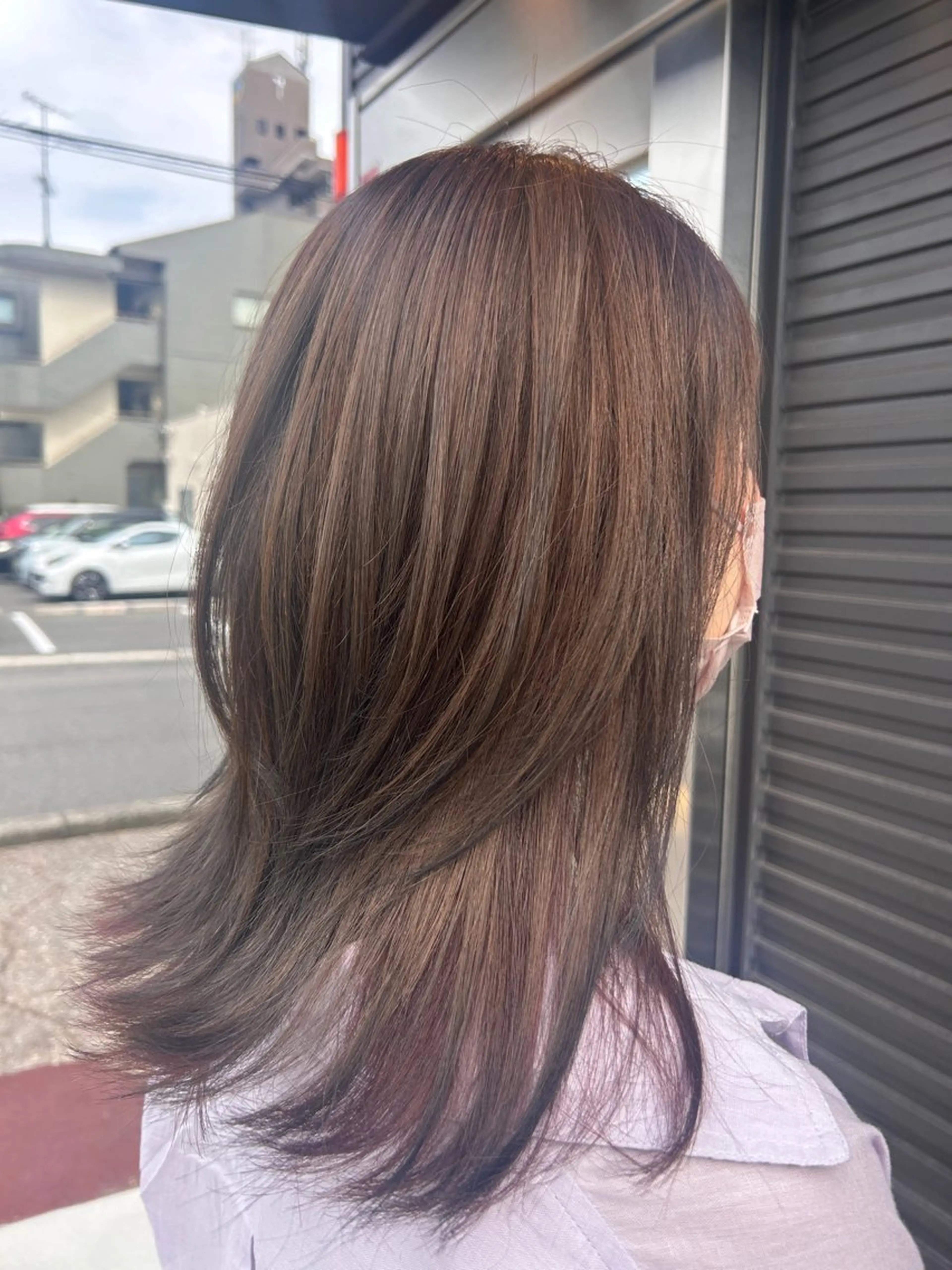 セミロング カラー 井上 萌のヘアスタイル
