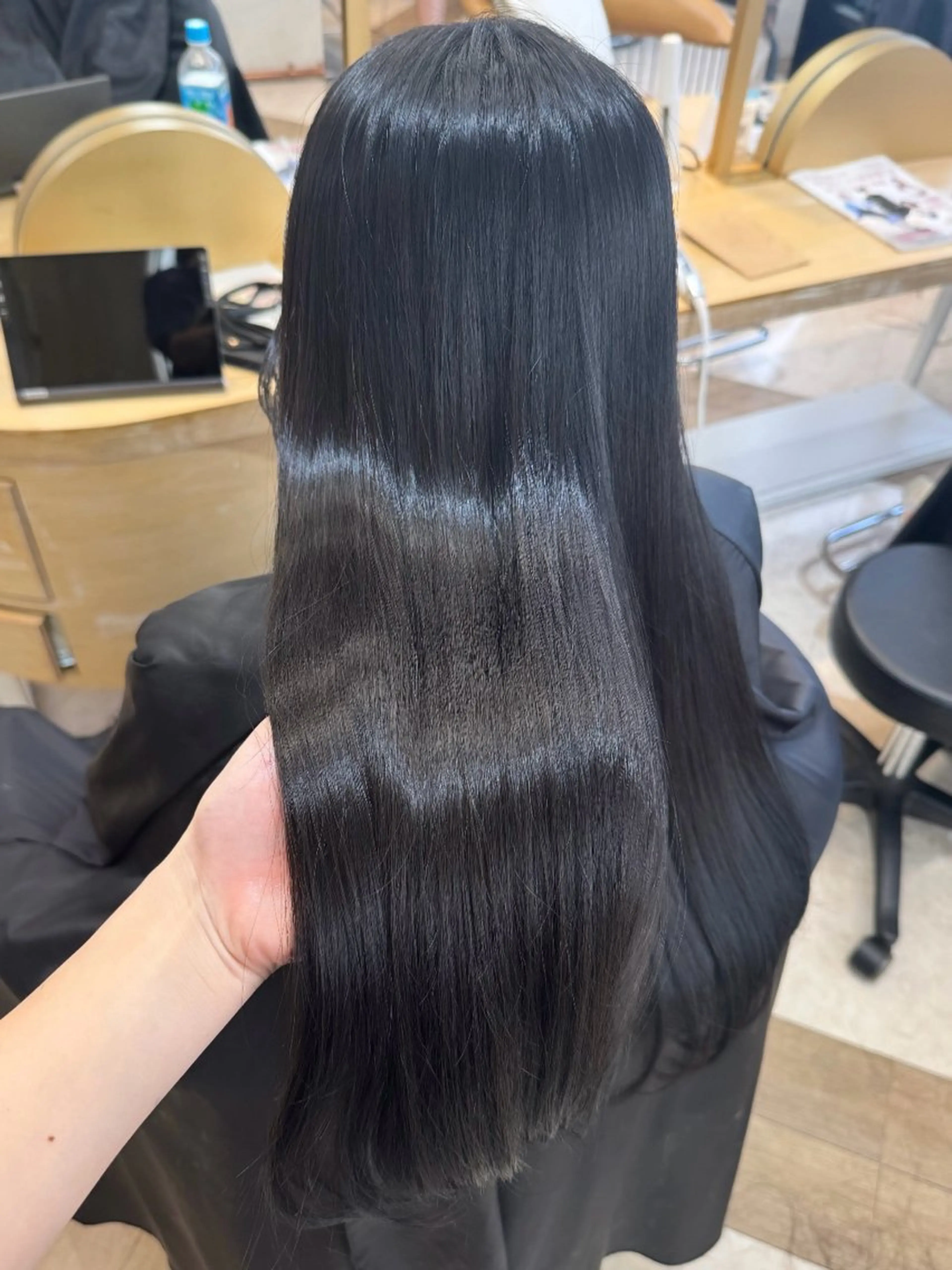 ロング 縮毛矯正 佐々木 花音のヘアスタイル