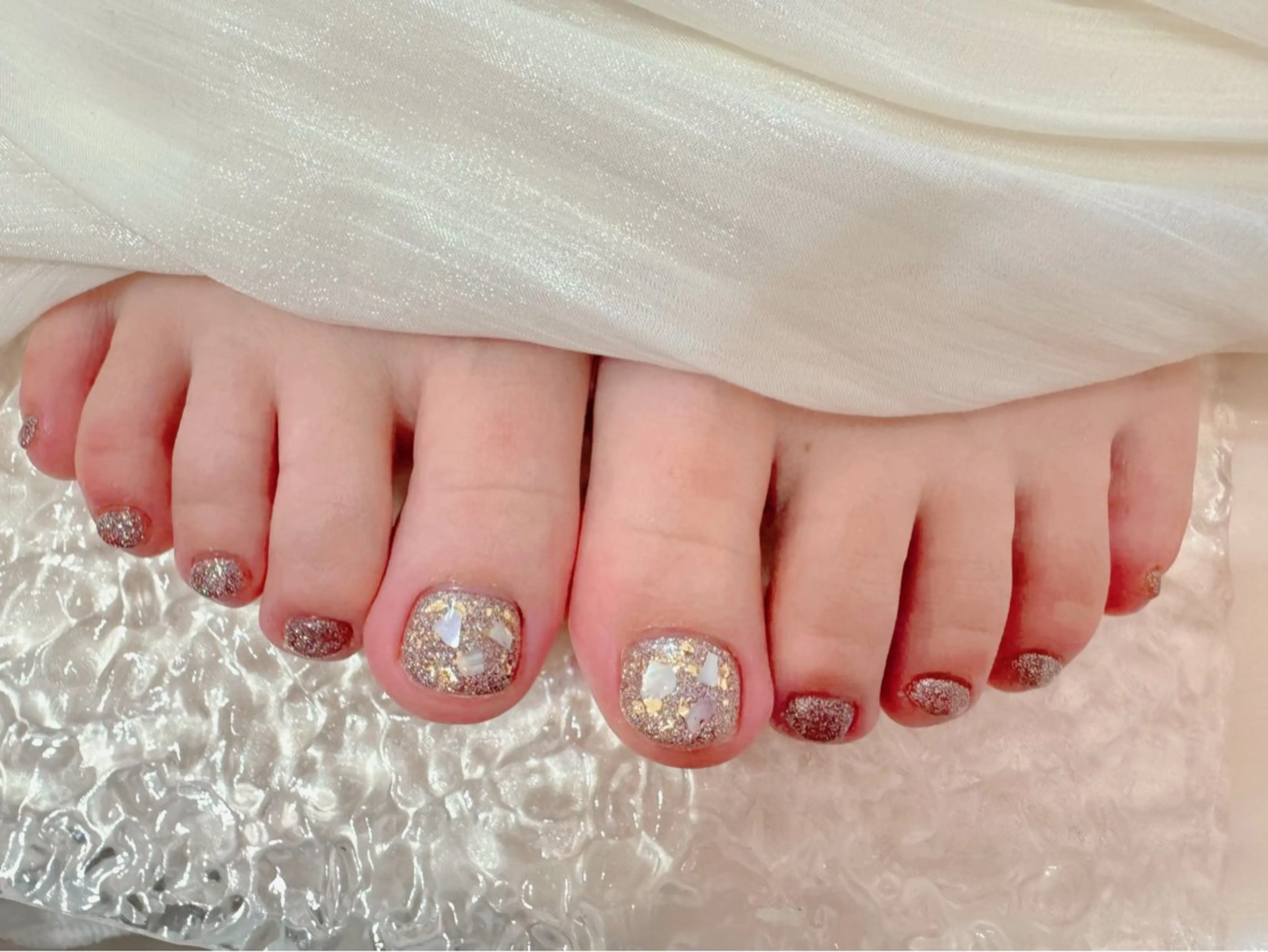 ネイル フットネイル マジック ミラーのネイルデザイン