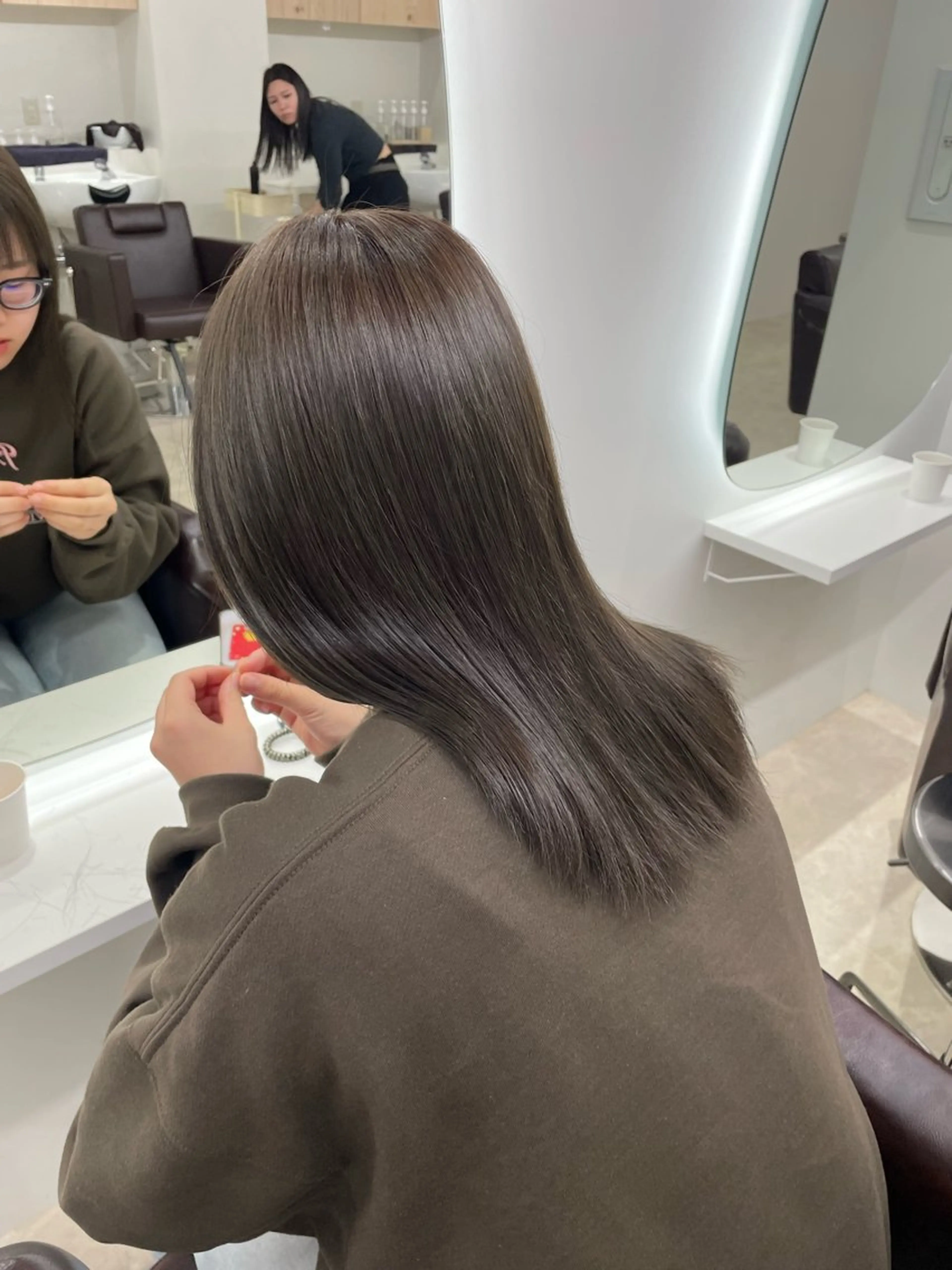 セミロング カラー カット ヘアカラー トリートメント ヘアセット 新宿/韓国ヘア/ 髪質改善ストレートのヘアスタイル