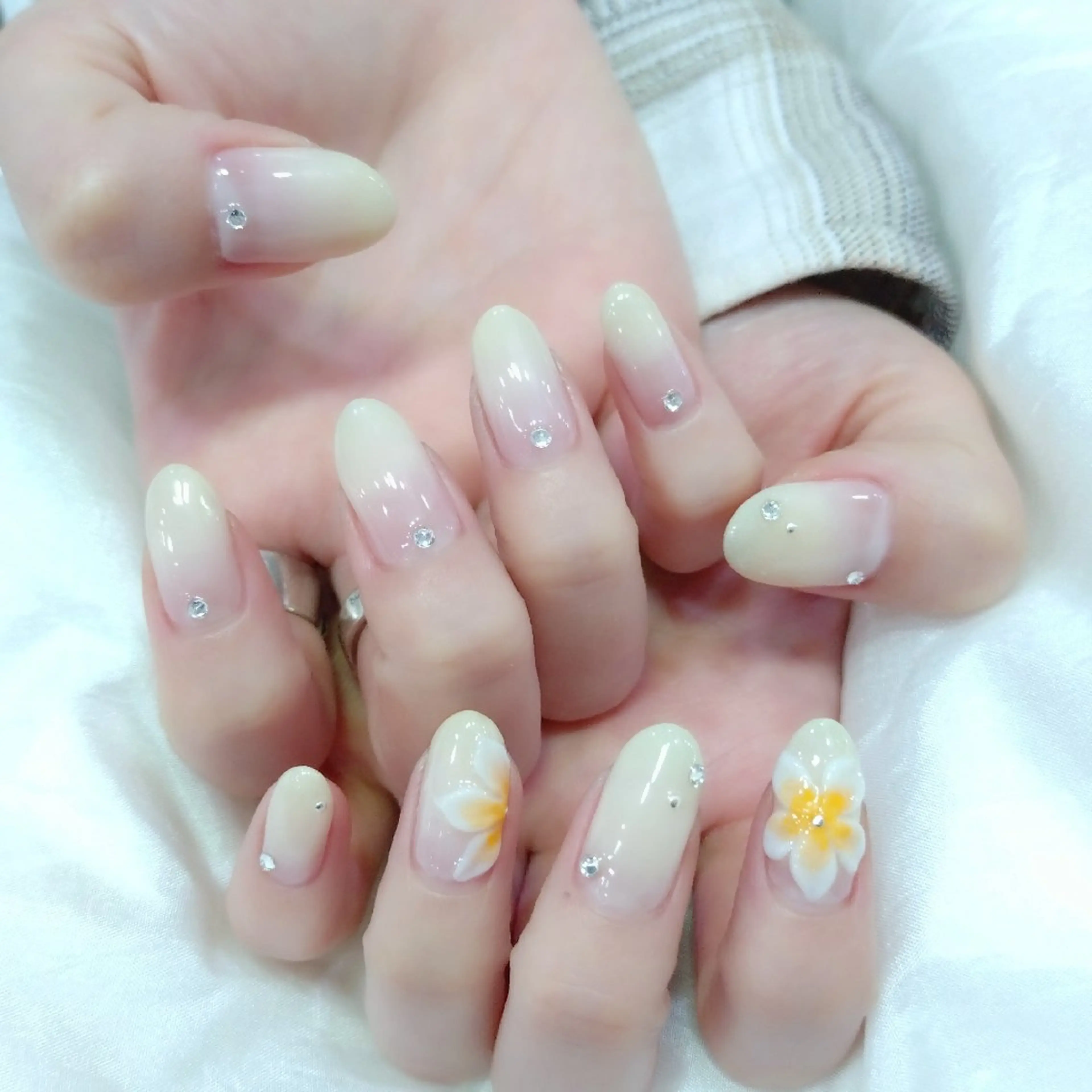 ネイル 西村 綾子のネイルデザイン