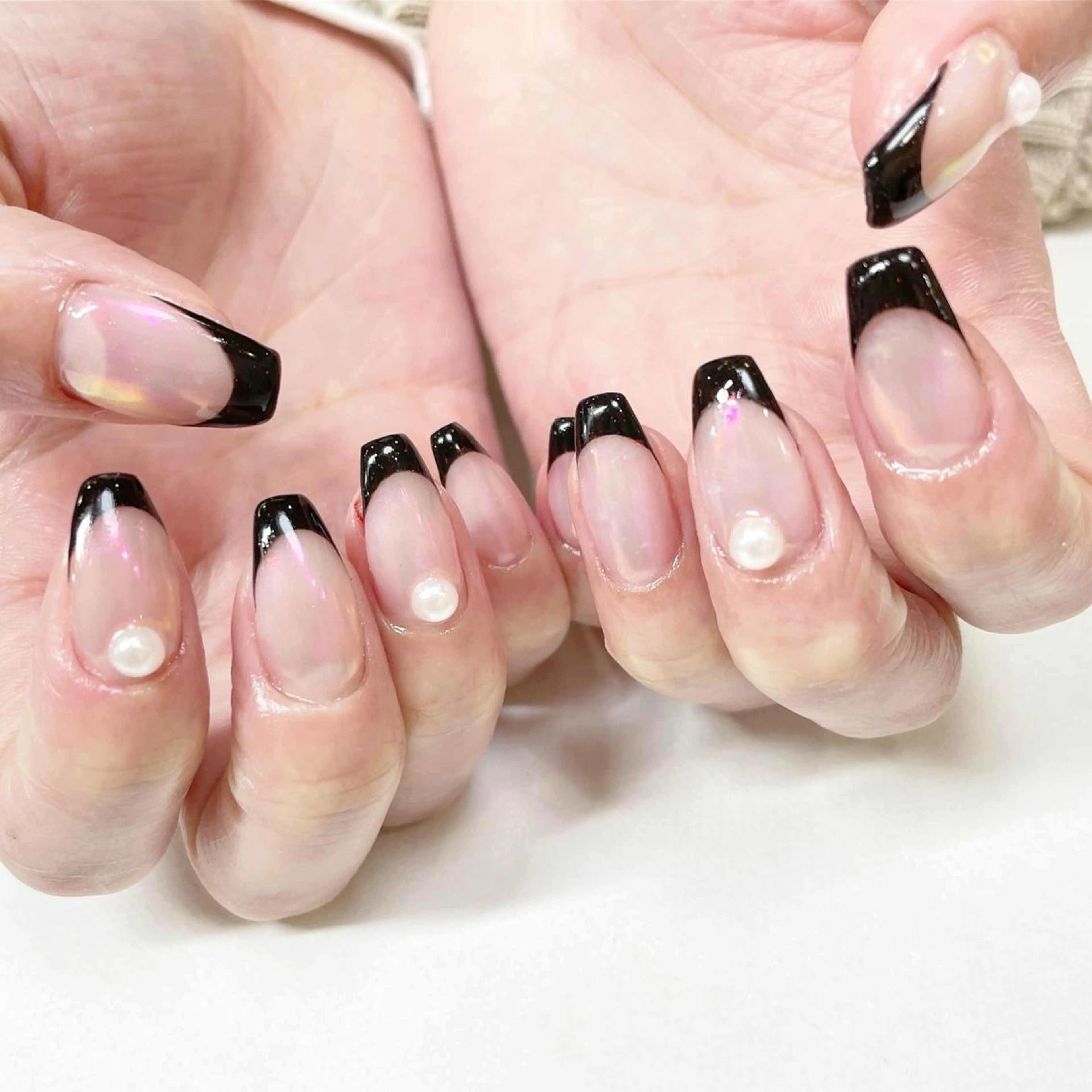 ネイル オーロラネイル フレンチネイル ハンドネイル フットネイル Minami 🍓のネイルデザイン