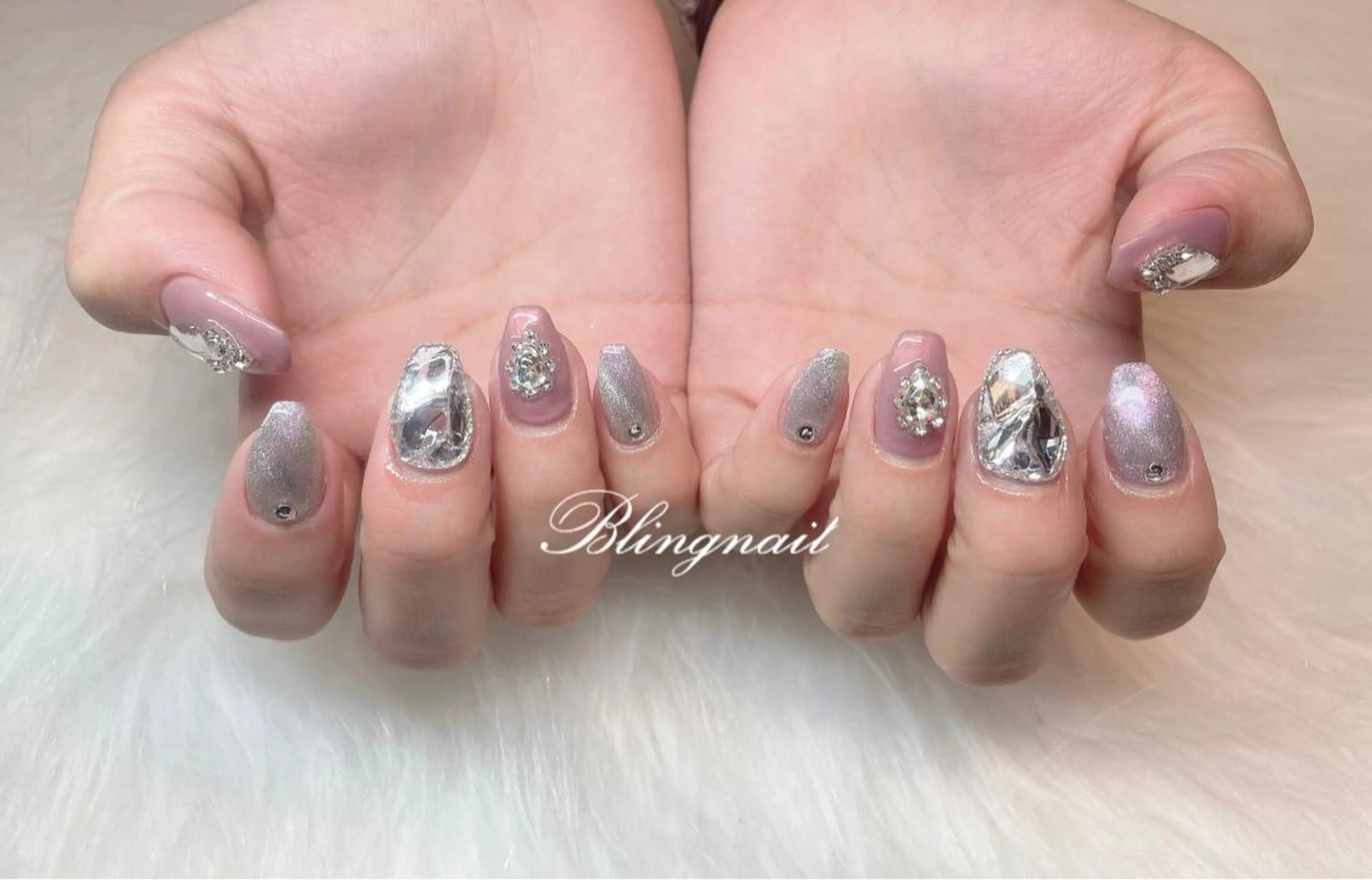 ネイル 23時まで❤︎韓国、 ワンホンネイルのネイルデザイン