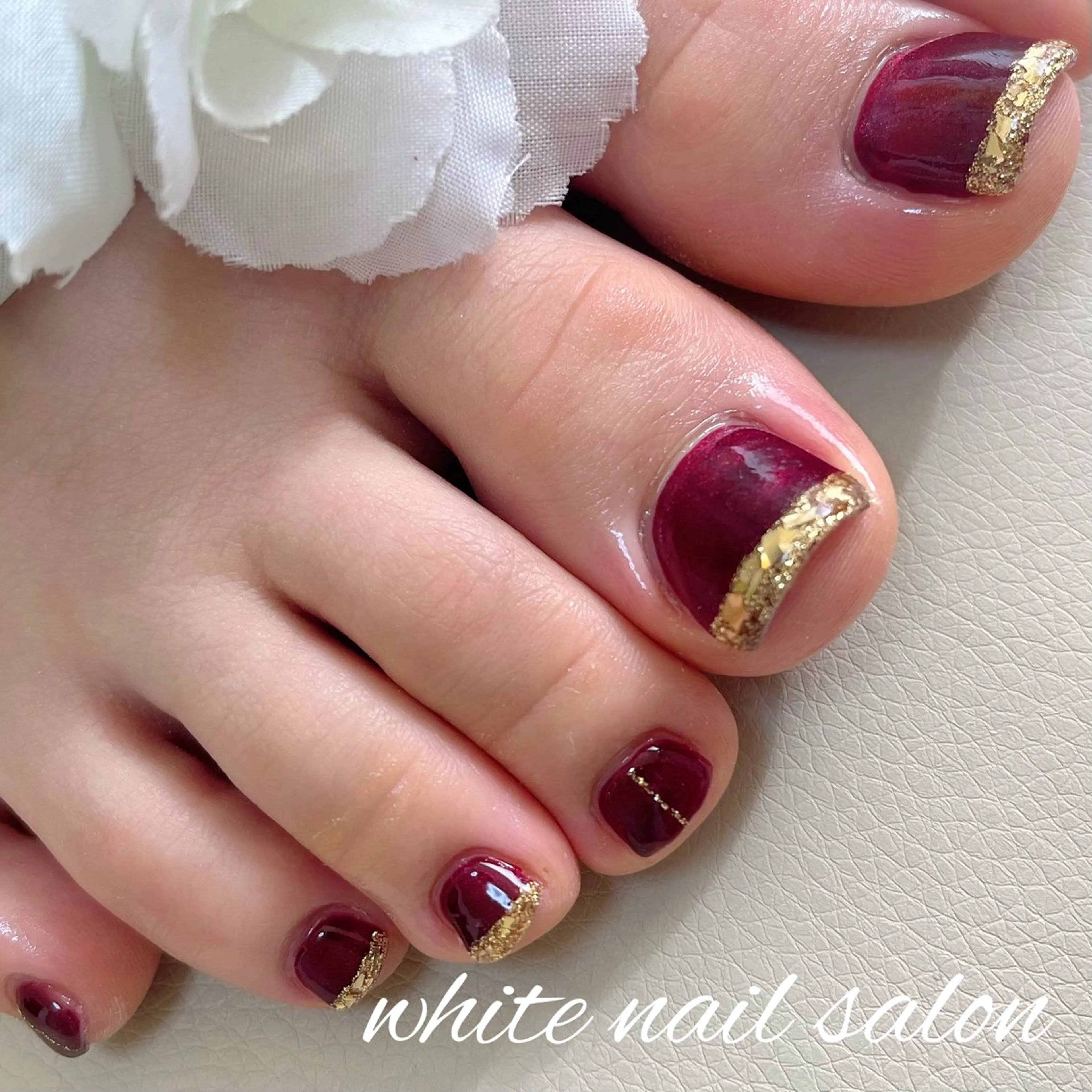 ネイル ラメ(グリッター) フットネイル white nail salonのネイルデザイン