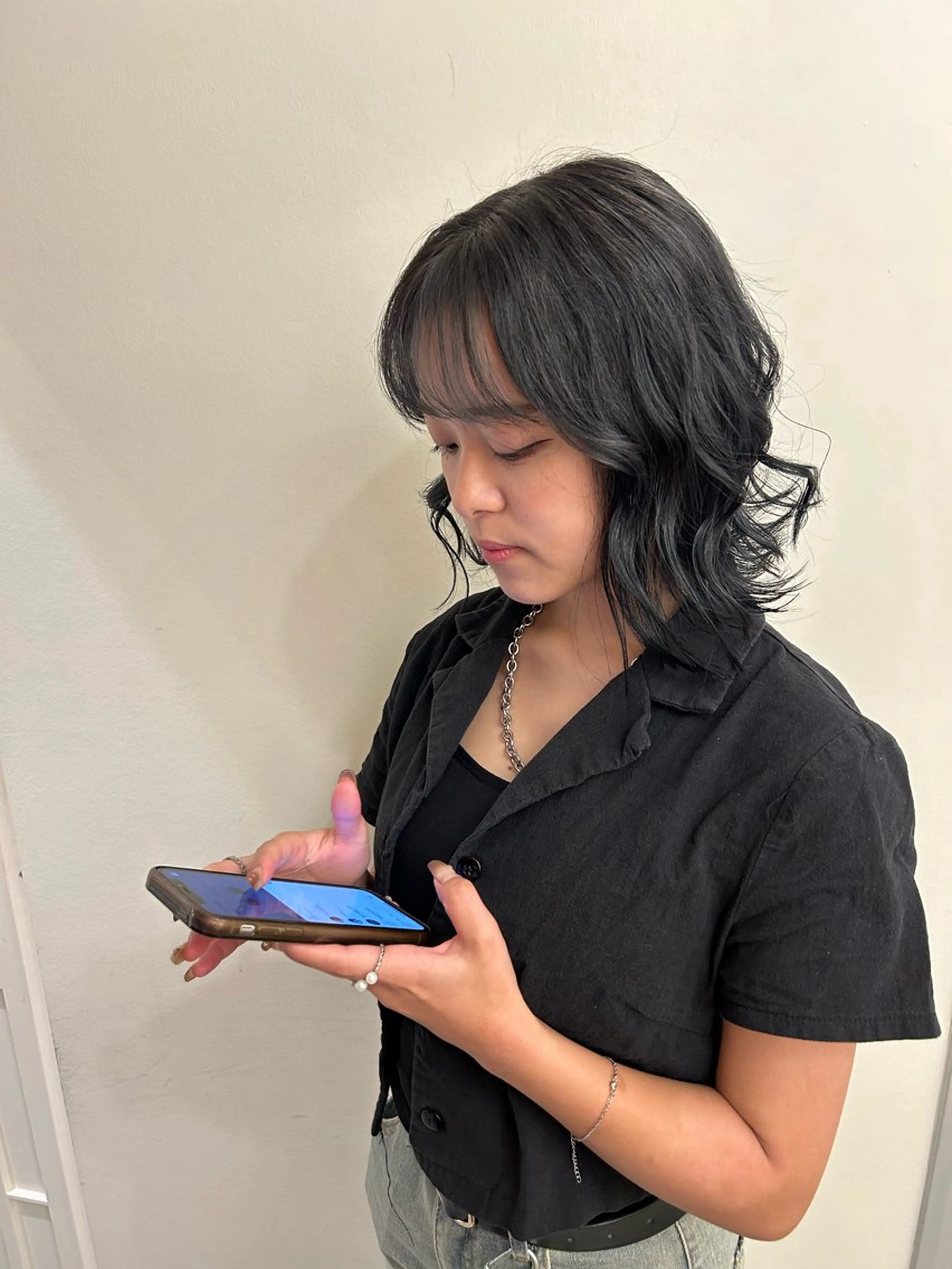 ミディアム 【銀座】艶髪/上品な カラー特化/涼/駅近のヘアスタイル