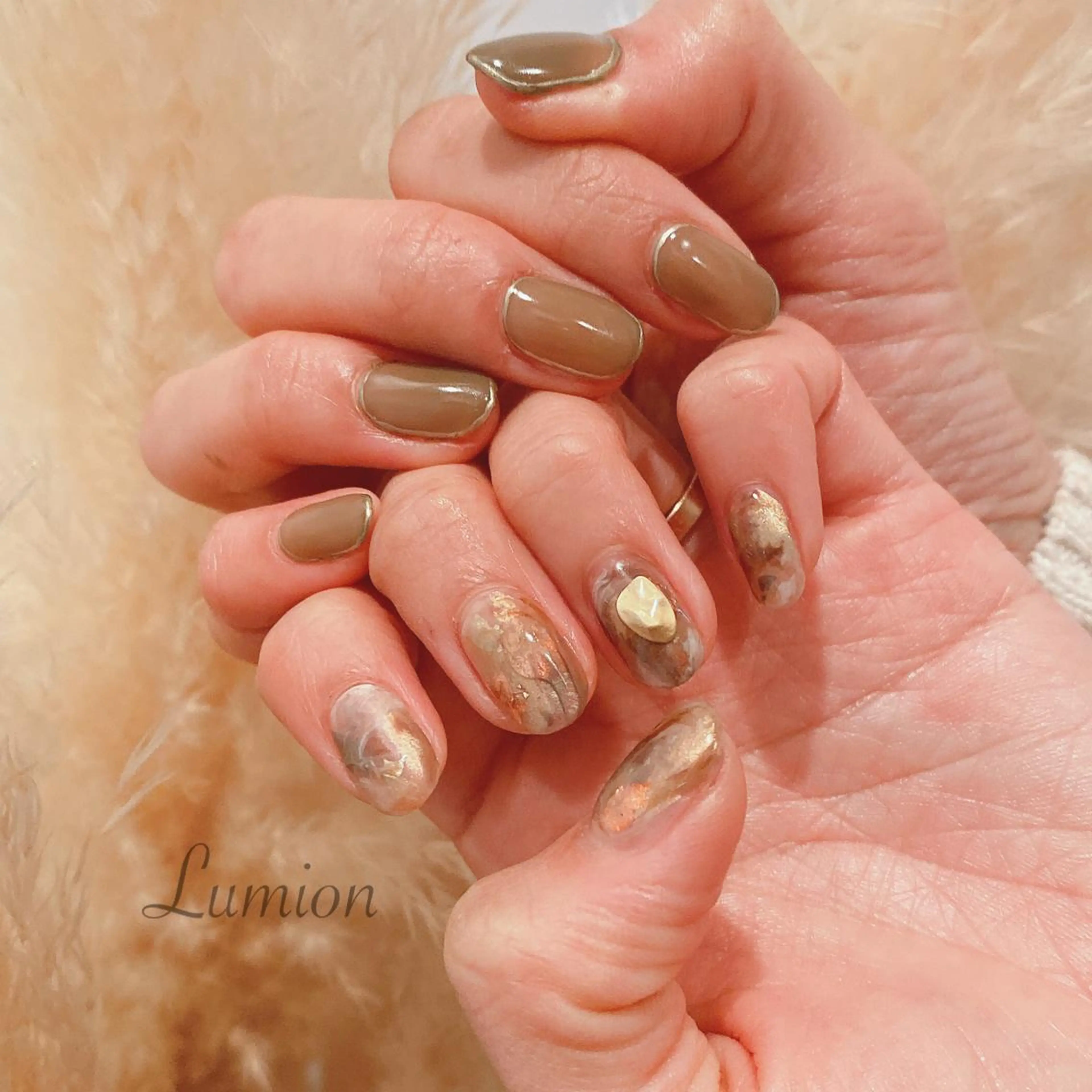 ネイル ブラウン ニュアンスネイル nailroom Lumionのネイルデザイン