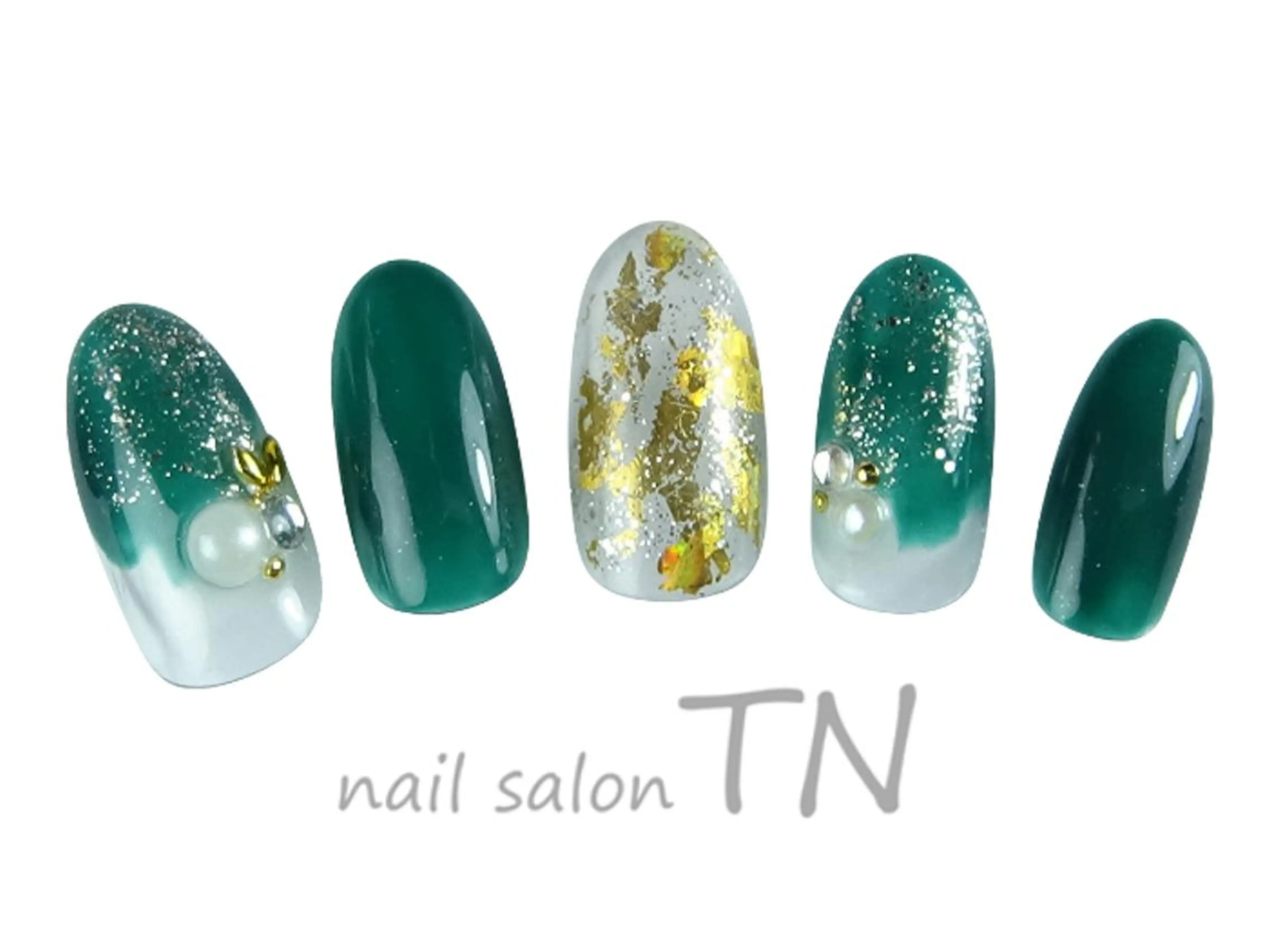 ネイル 寺嶋 ひなのネイルデザイン