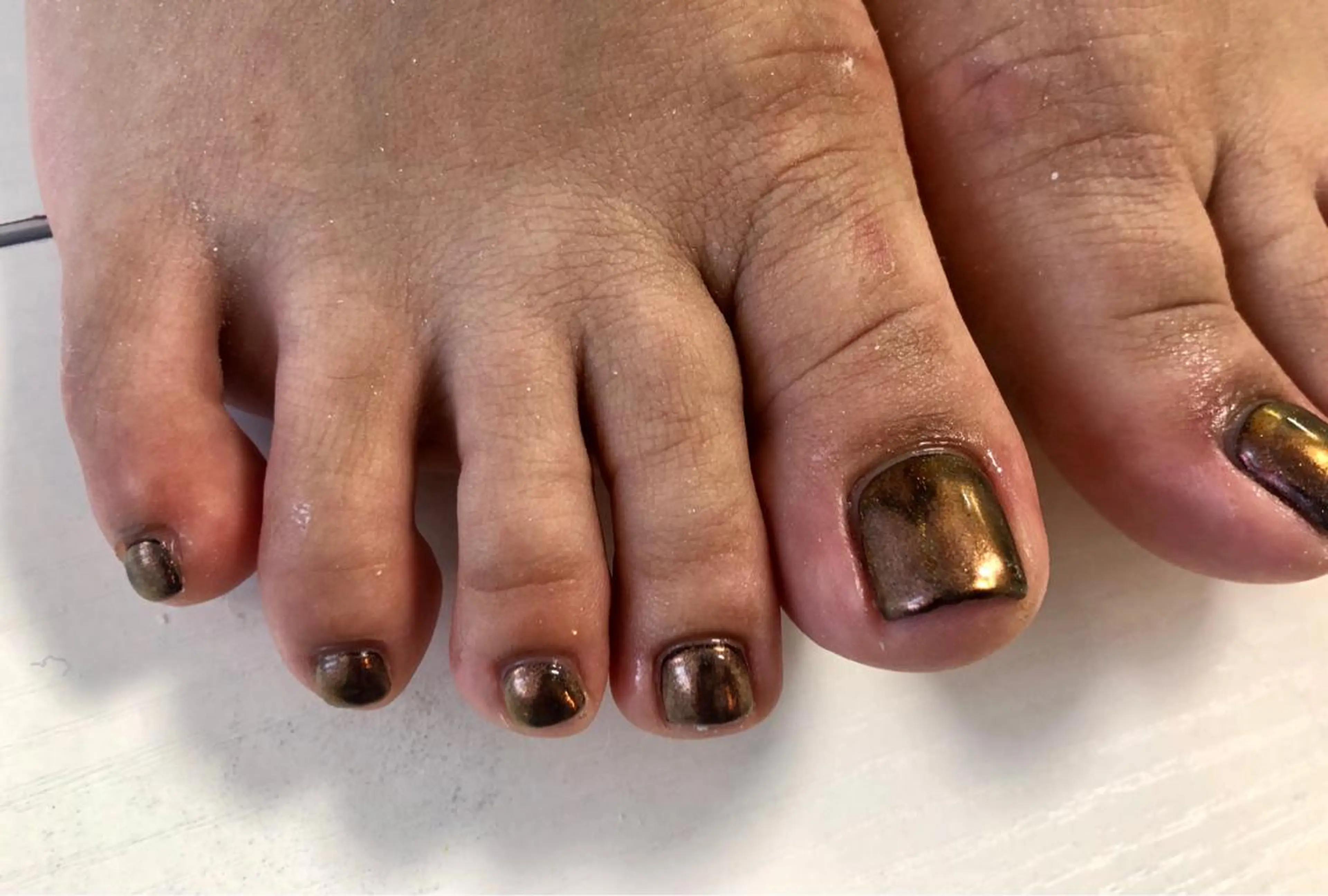 ネイル ブラウン フットネイル ミラーネイル ハンドネイル フットネイル mogunail &blowのネイルデザイン