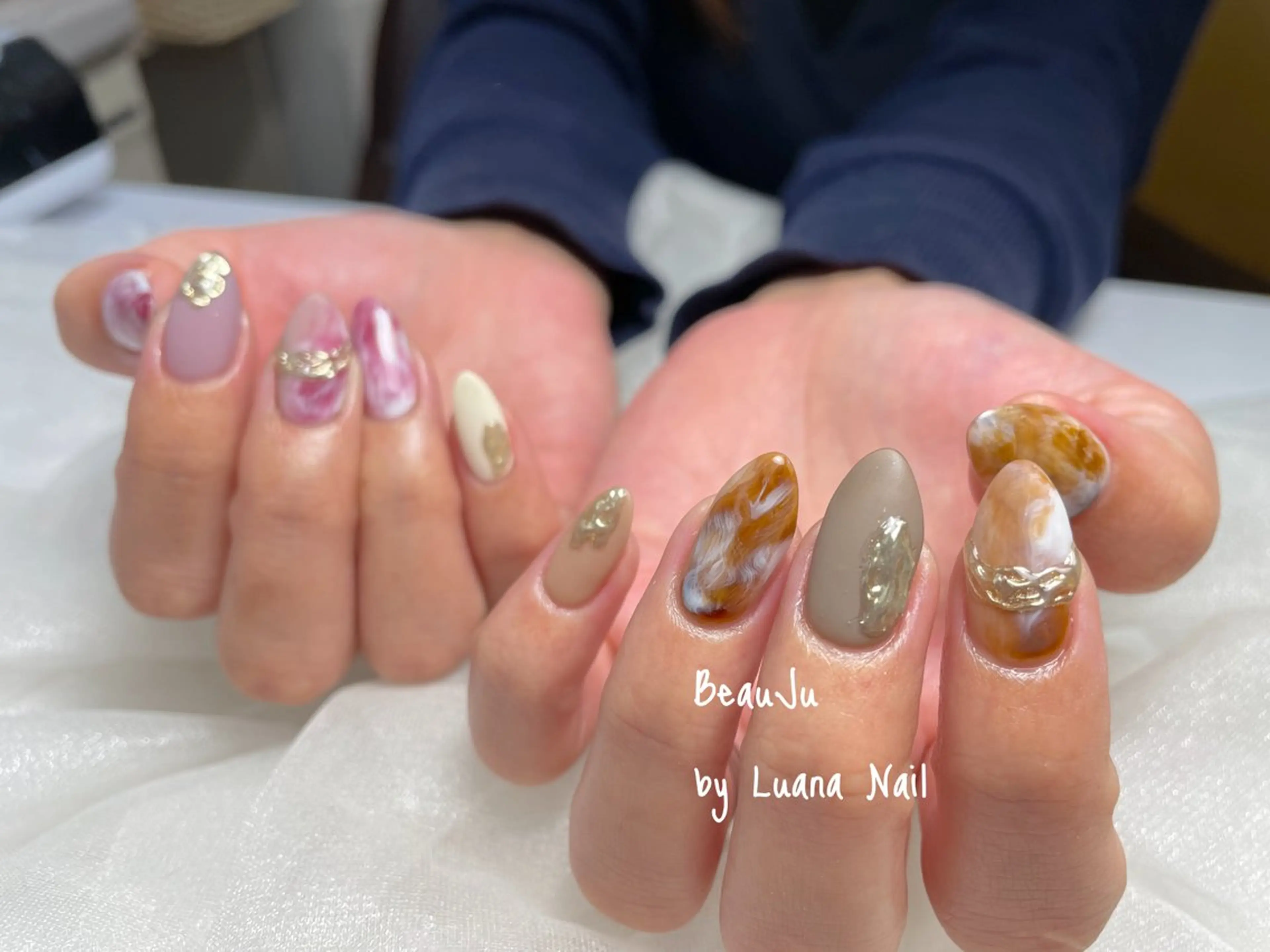 ネイル マットネイル ミラーネイル ハンドネイル BeauJu by Luana Nailのネイルデザイン