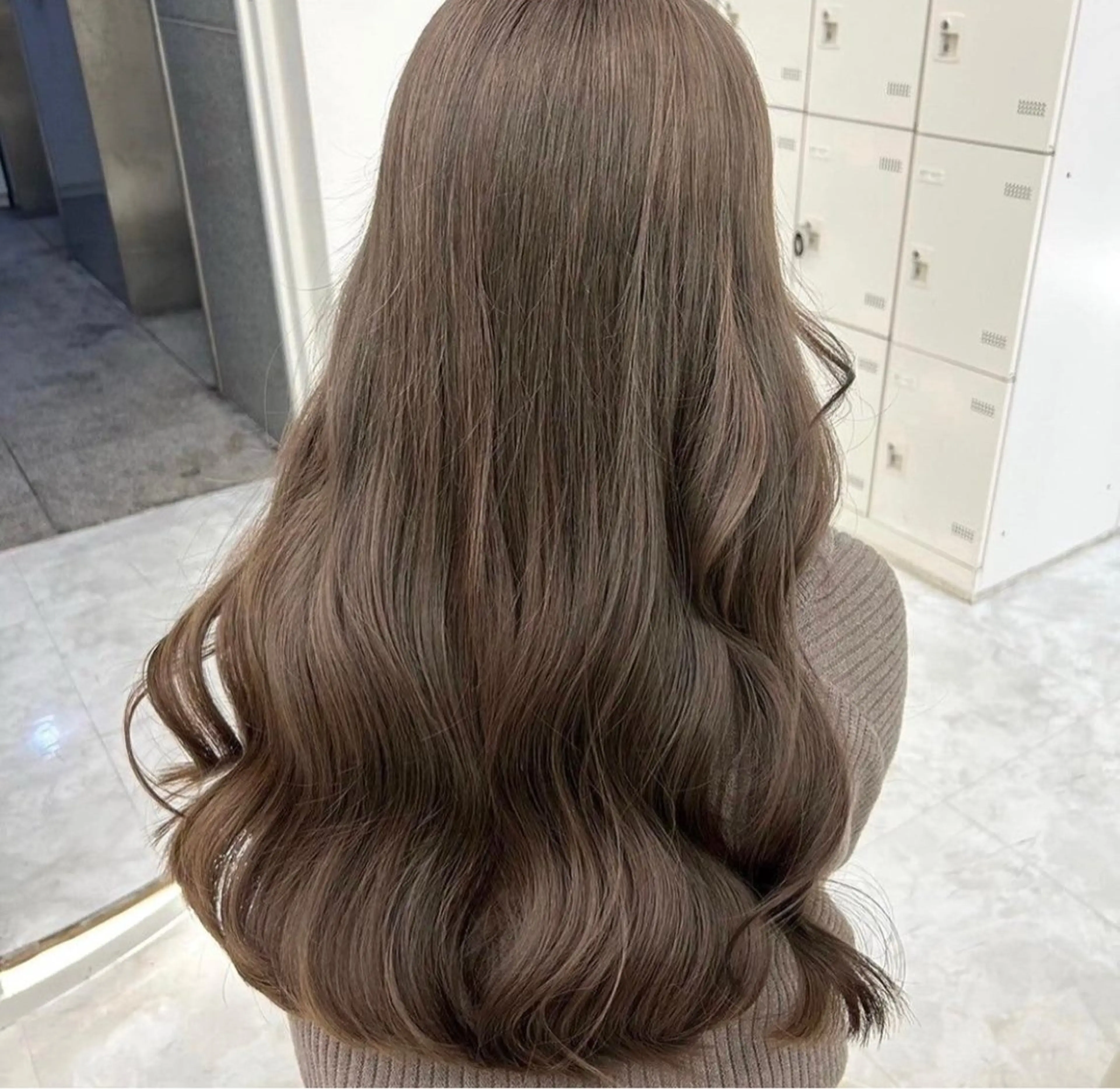 ロング カット ヘアカラー トリートメント 韓国ヘア/ブリーチ無 しWカラー/オリーブのヘアスタイル