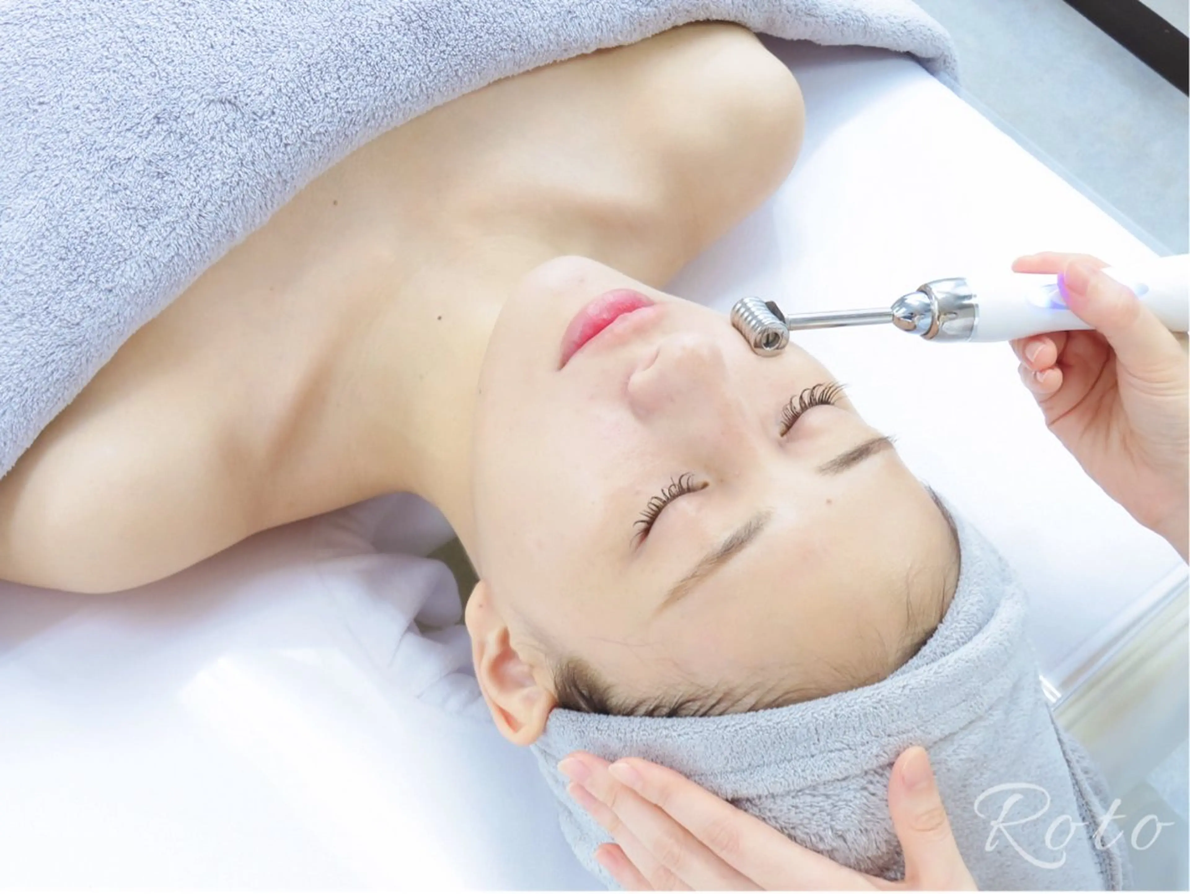 【美白、透明感ケア】韓国コルギ＋デコルテ＋石膏パック＋VCイオン導入　80分の写真