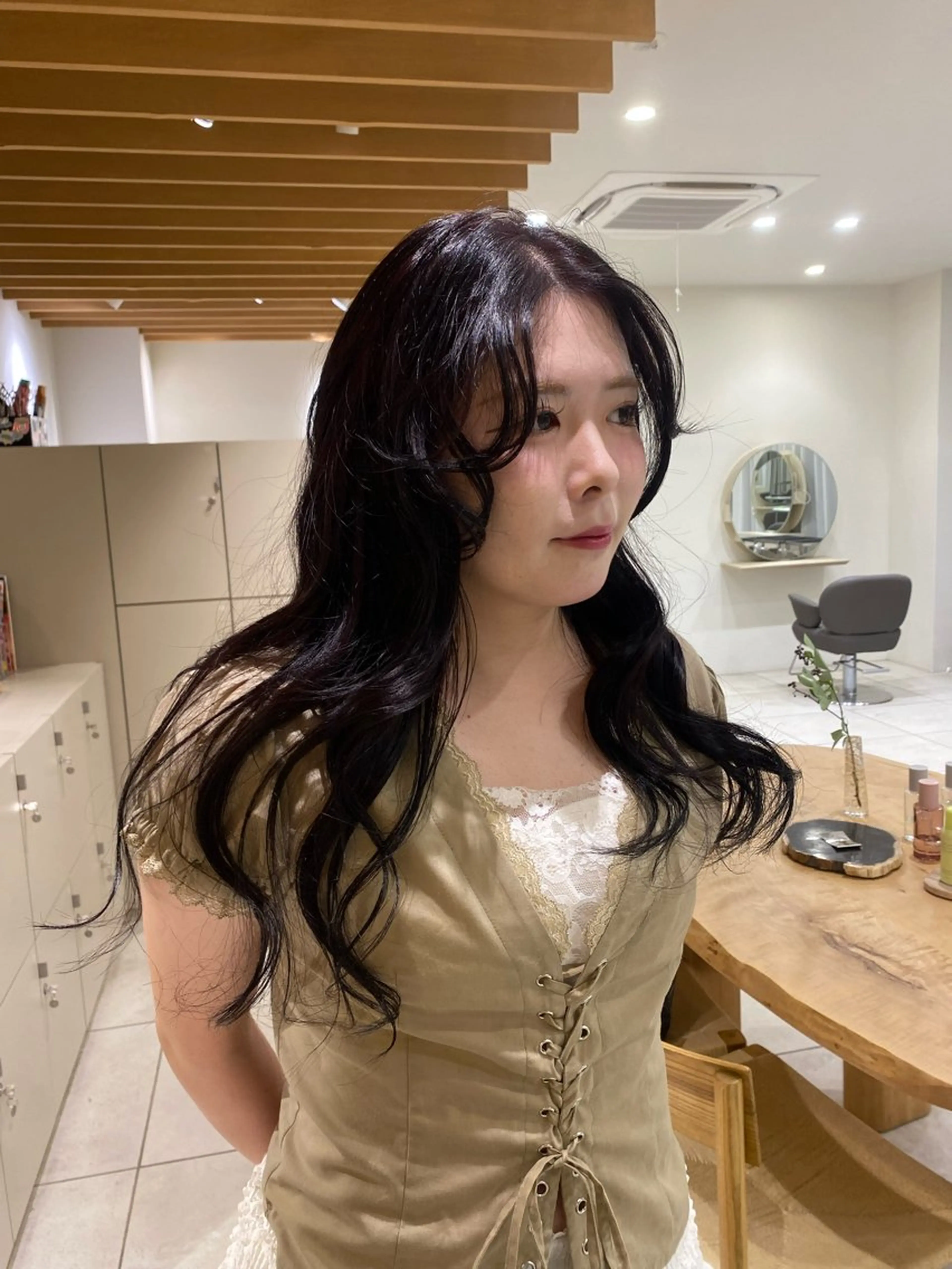 ロング ナイトウ コトのヘアスタイル