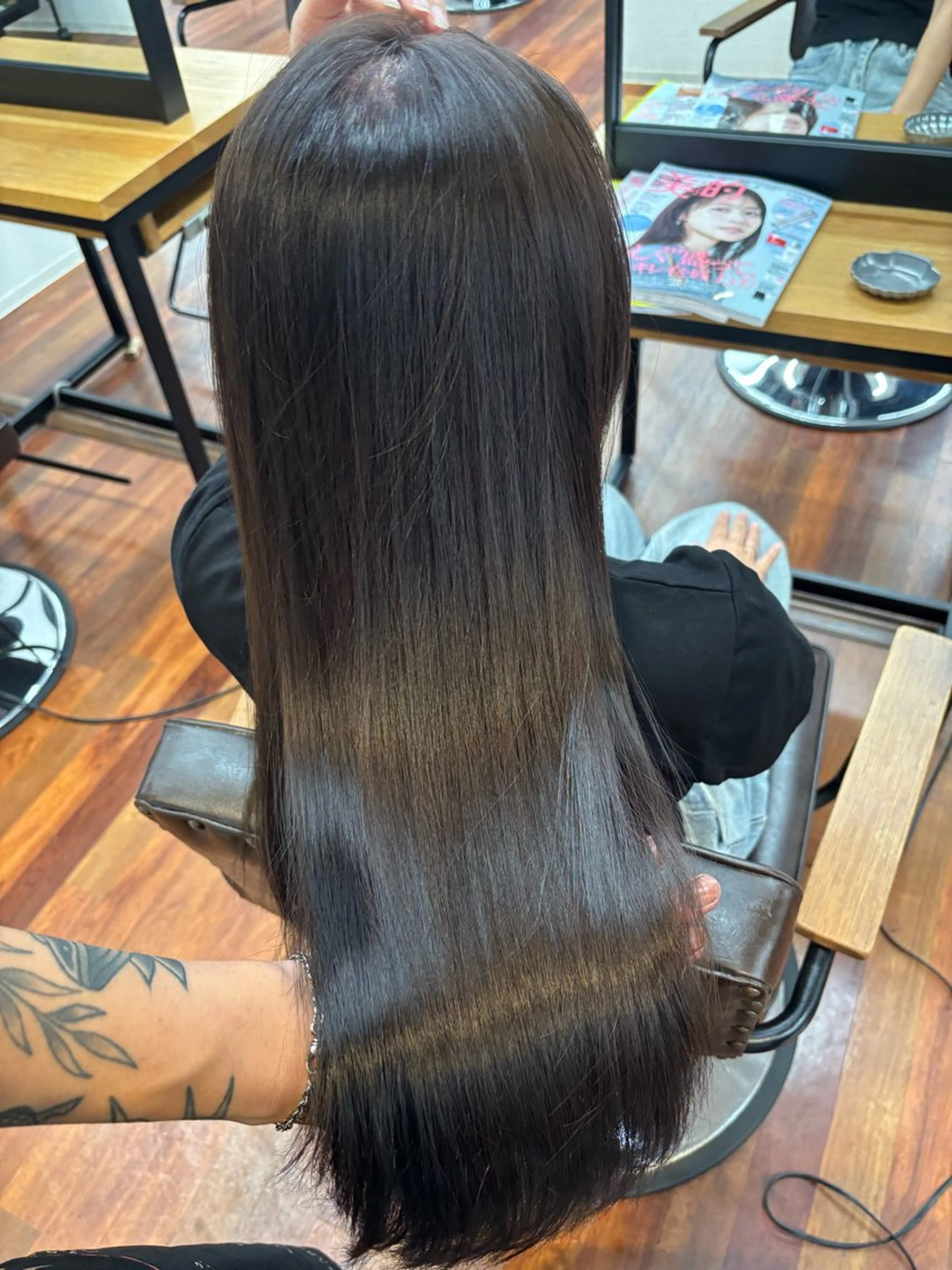 セミロング カラー ヘアアレンジ 髪質改善 酸性ストレート 縮毛矯正 トリートメント グランルッソ所属・岡山バレイヤージュ 岡山ハイライトのヘアスタイル