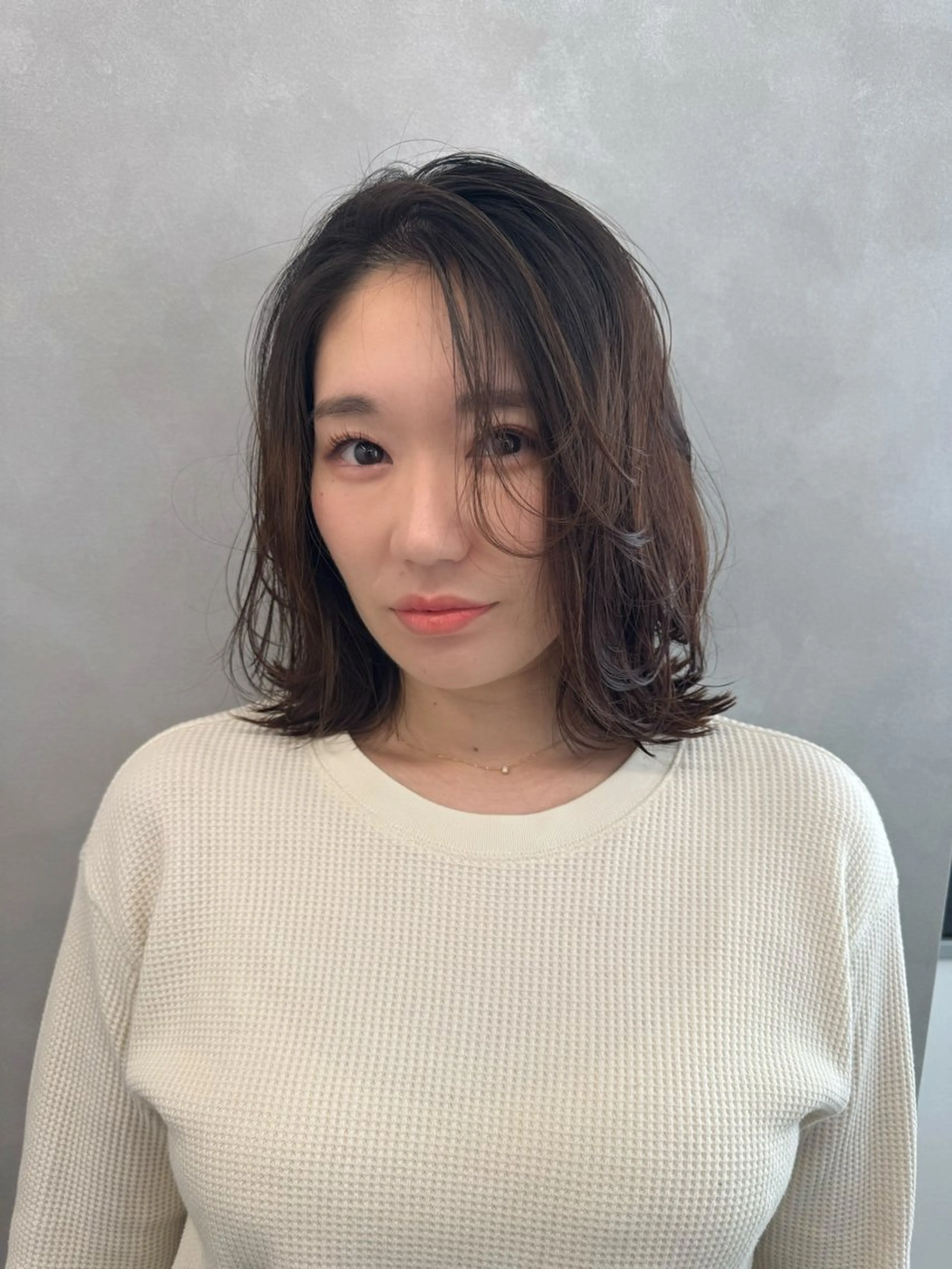 ショート ボブレイヤー ボブ レイヤーカット 外ハネヘア カット ヘッドスパ 透明感カラー ボブ ミディアム 齊木勇人のヘアスタイル