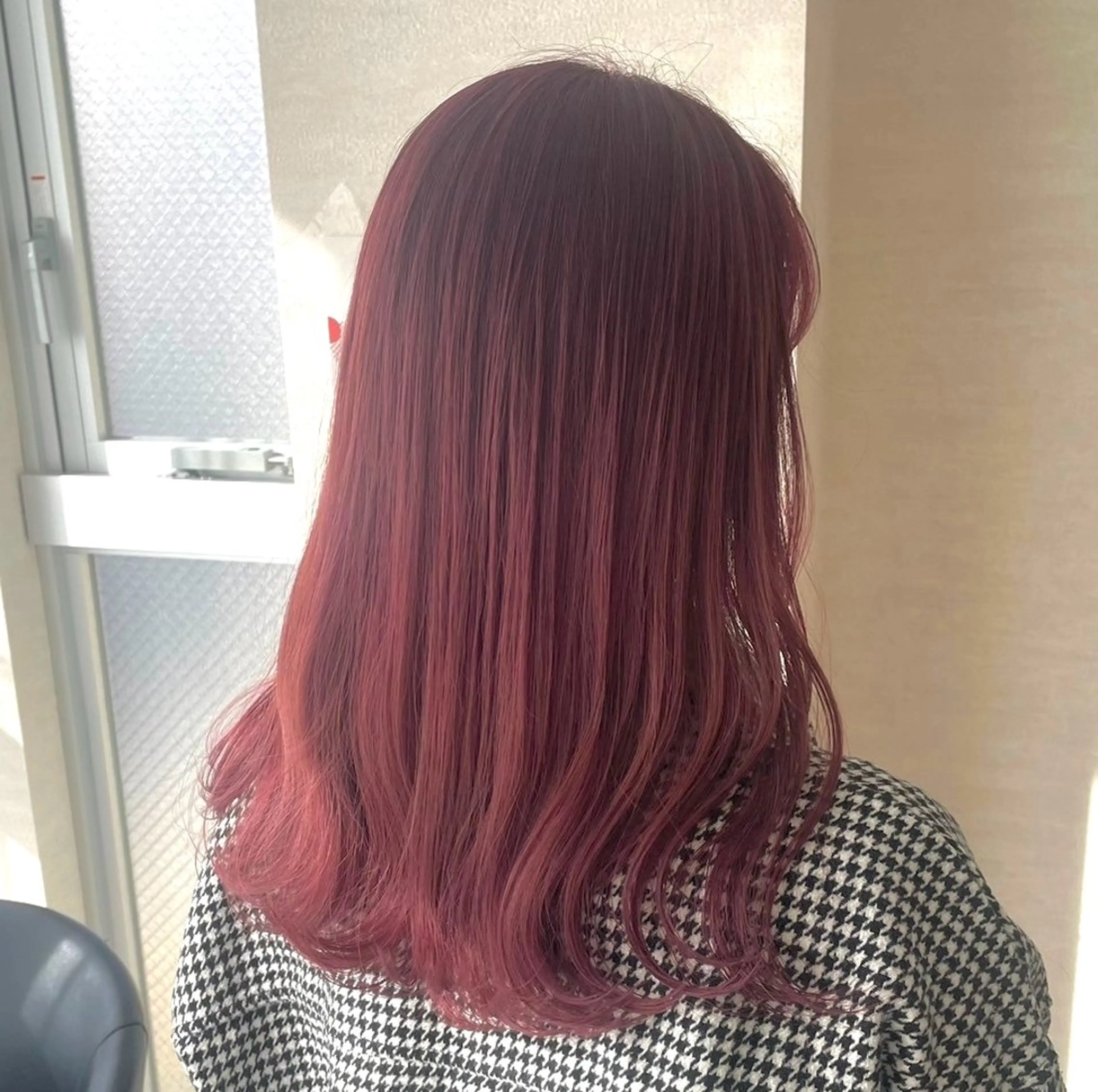 ロング カラー 🌈コテ巻き風パーマ LOHASせいな🌈のヘアスタイル