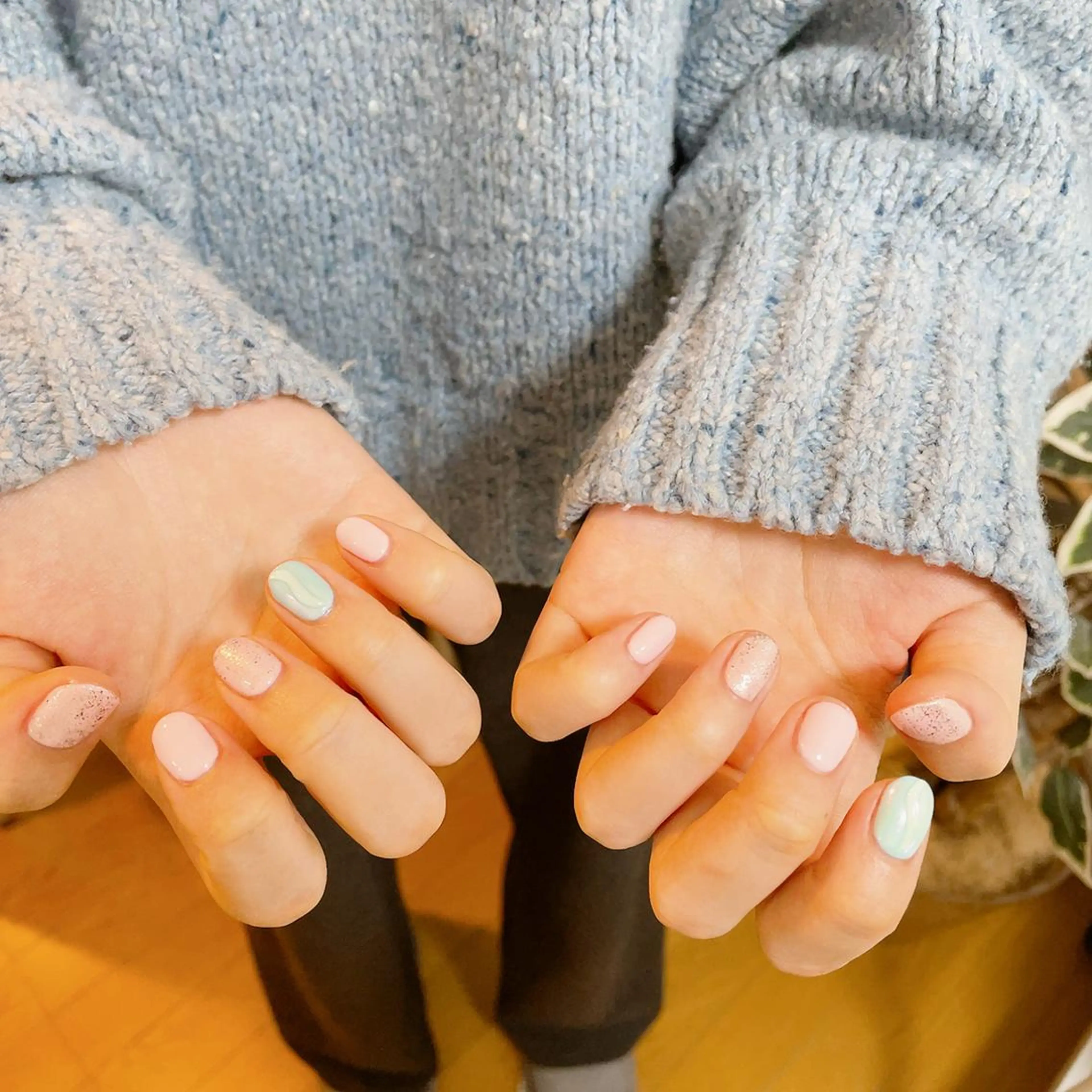 ネイル オーロラネイル フラワーネイル フットネイル フレンチネイル ジェルネイル mogunail &blowのネイルデザイン