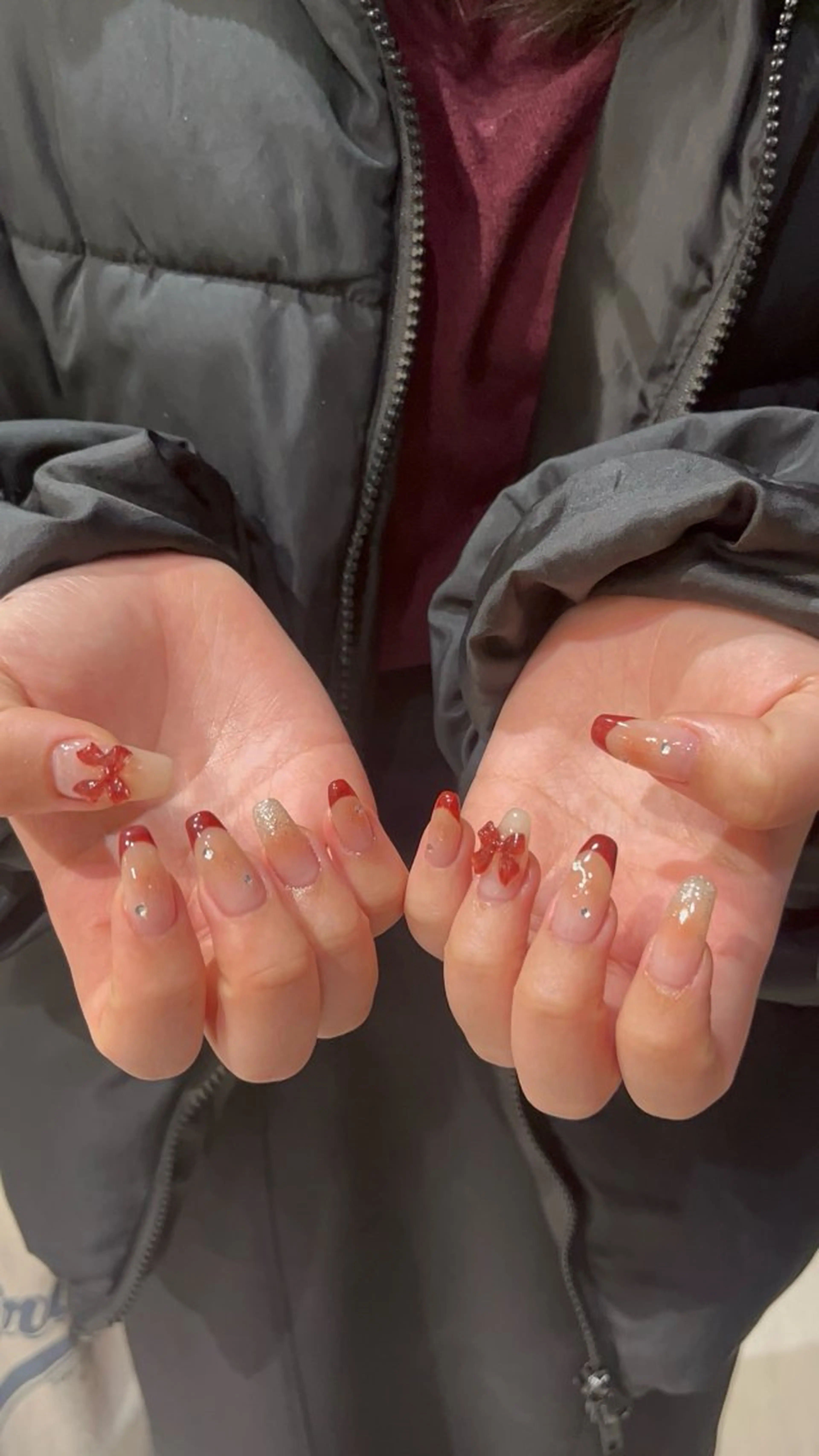 ネイル ボルドー チークネイル フレンチネイル 🎀Earth chihiro🤍のネイルデザイン