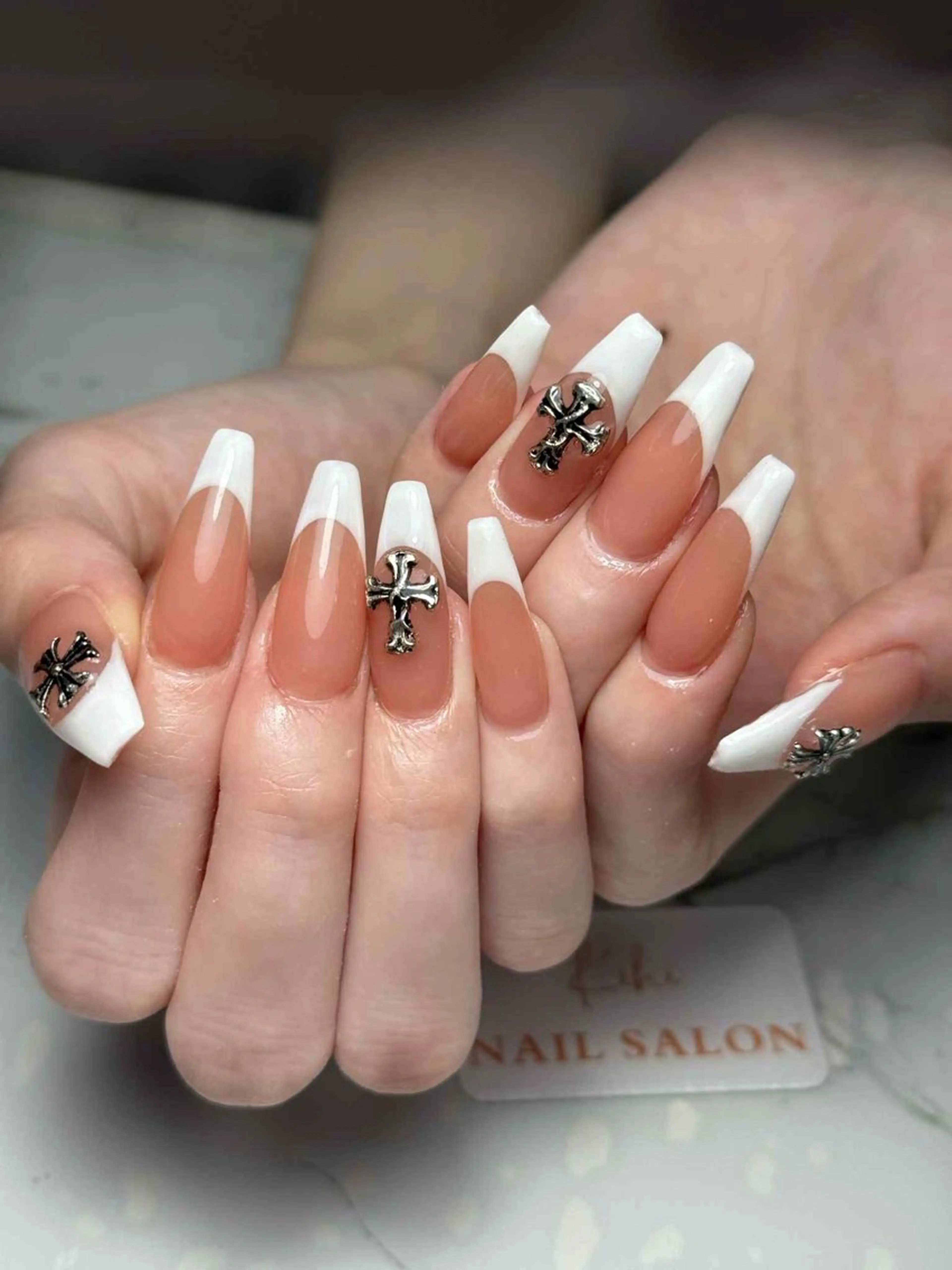 ネイル アートネイル フレンチネイル ジェルネイル グラデーション 韓国ネイル ハンドネイル 💕鈴木ユリ パラジェル/オフ無料のネイルデザイン