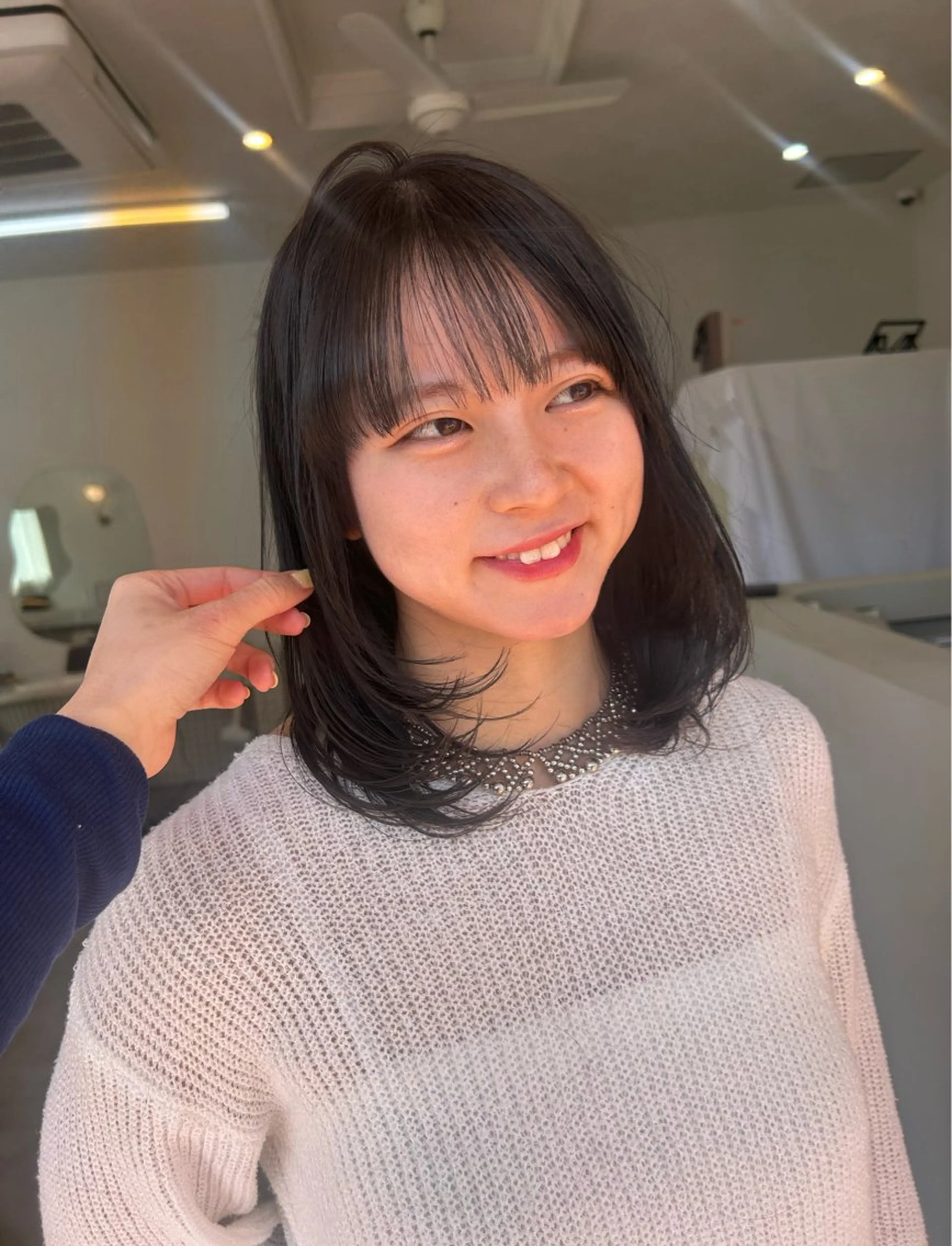ミディアム カット ヘアカラー カリン| debut泡瀬店のヘアスタイル