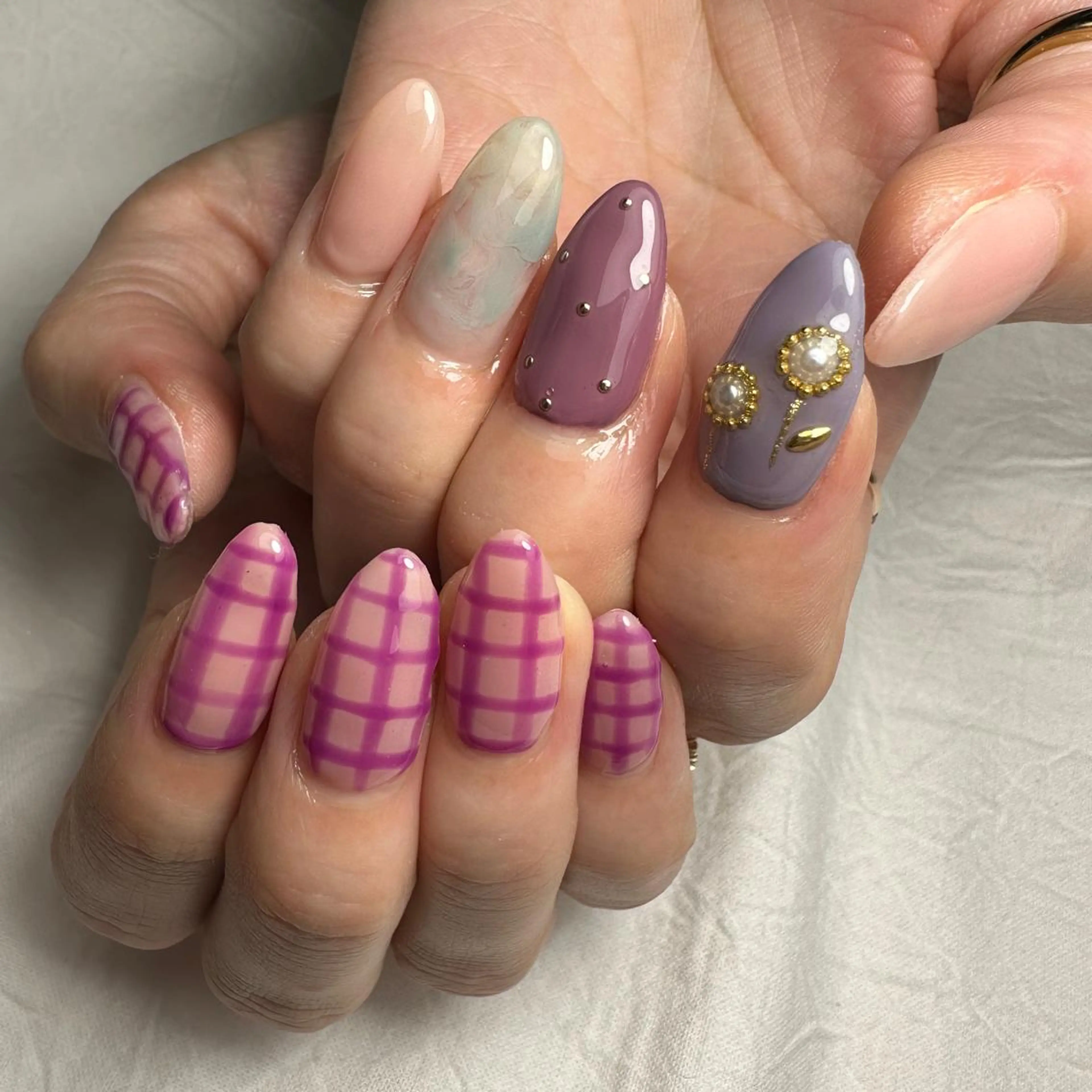 ネイル 駒月 明日香の眉毛・アイブロウイメージ