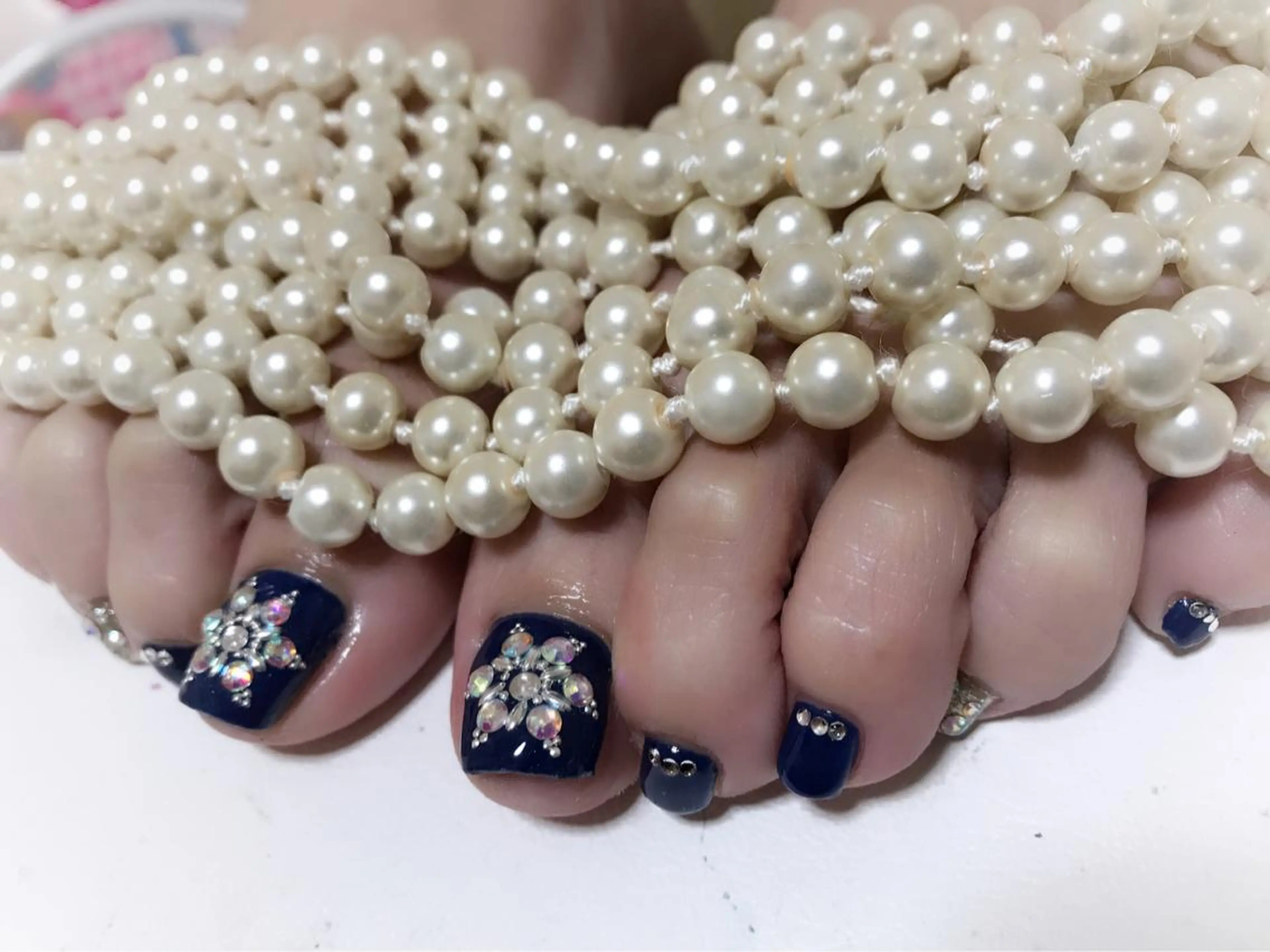 ネイル オーロラネイル ネイビー フットネイル LiLion Nail所属・LiLion Nailのネイルデザイン