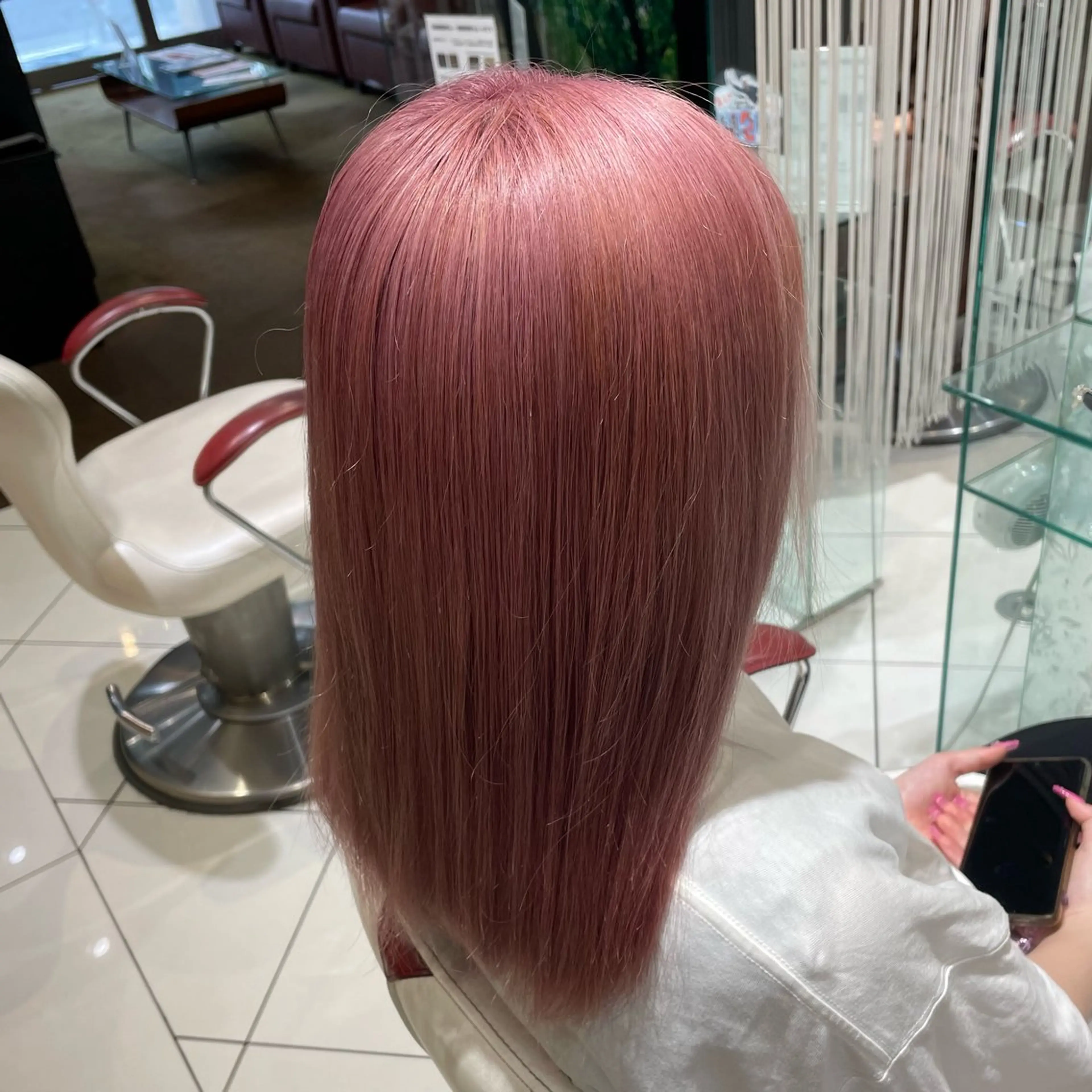 ミディアム 小林 妃那のヘアスタイル