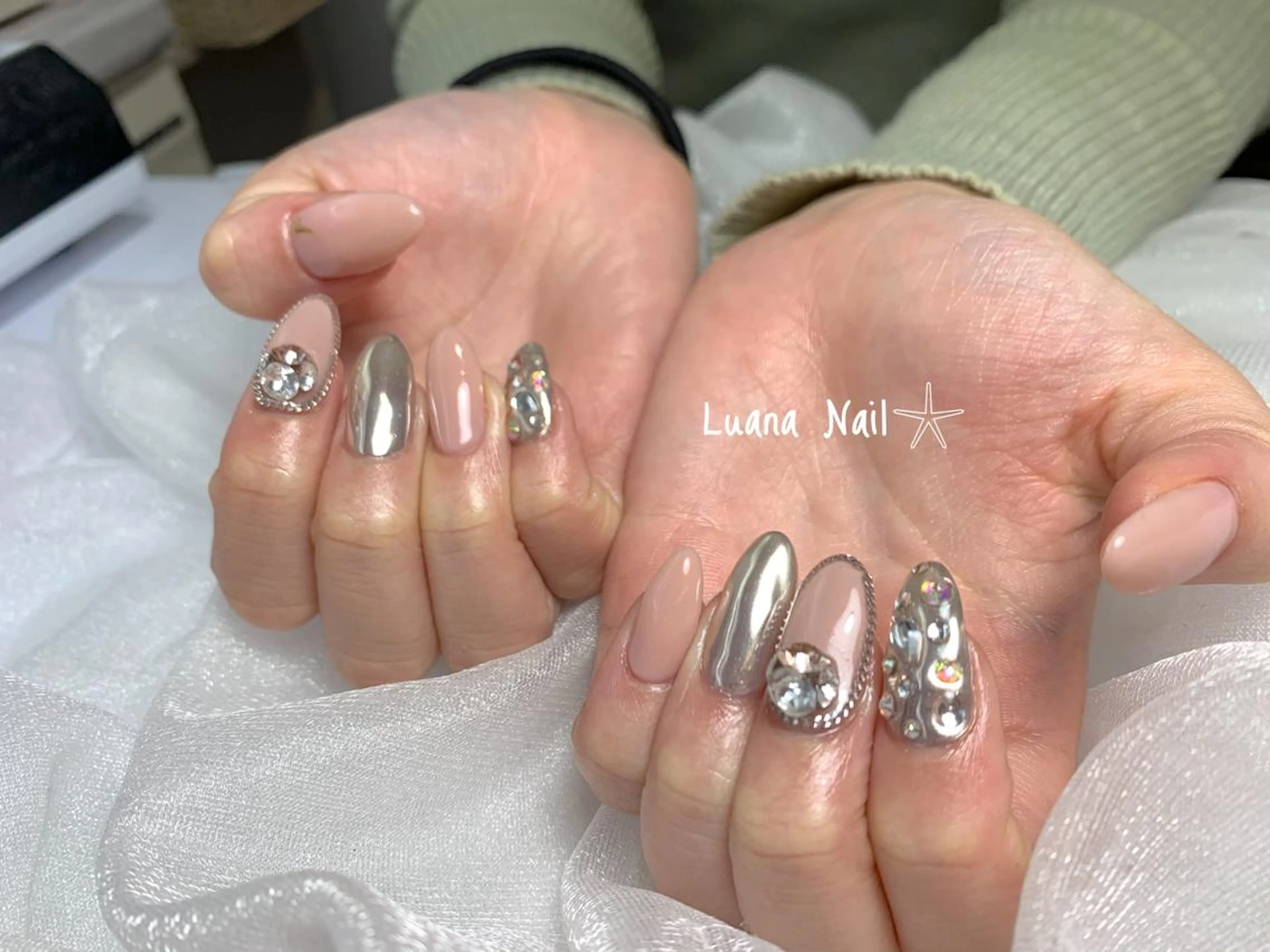ネイル ミラーネイル ハンドネイル BeauJu by Luana Nailのネイルデザイン
