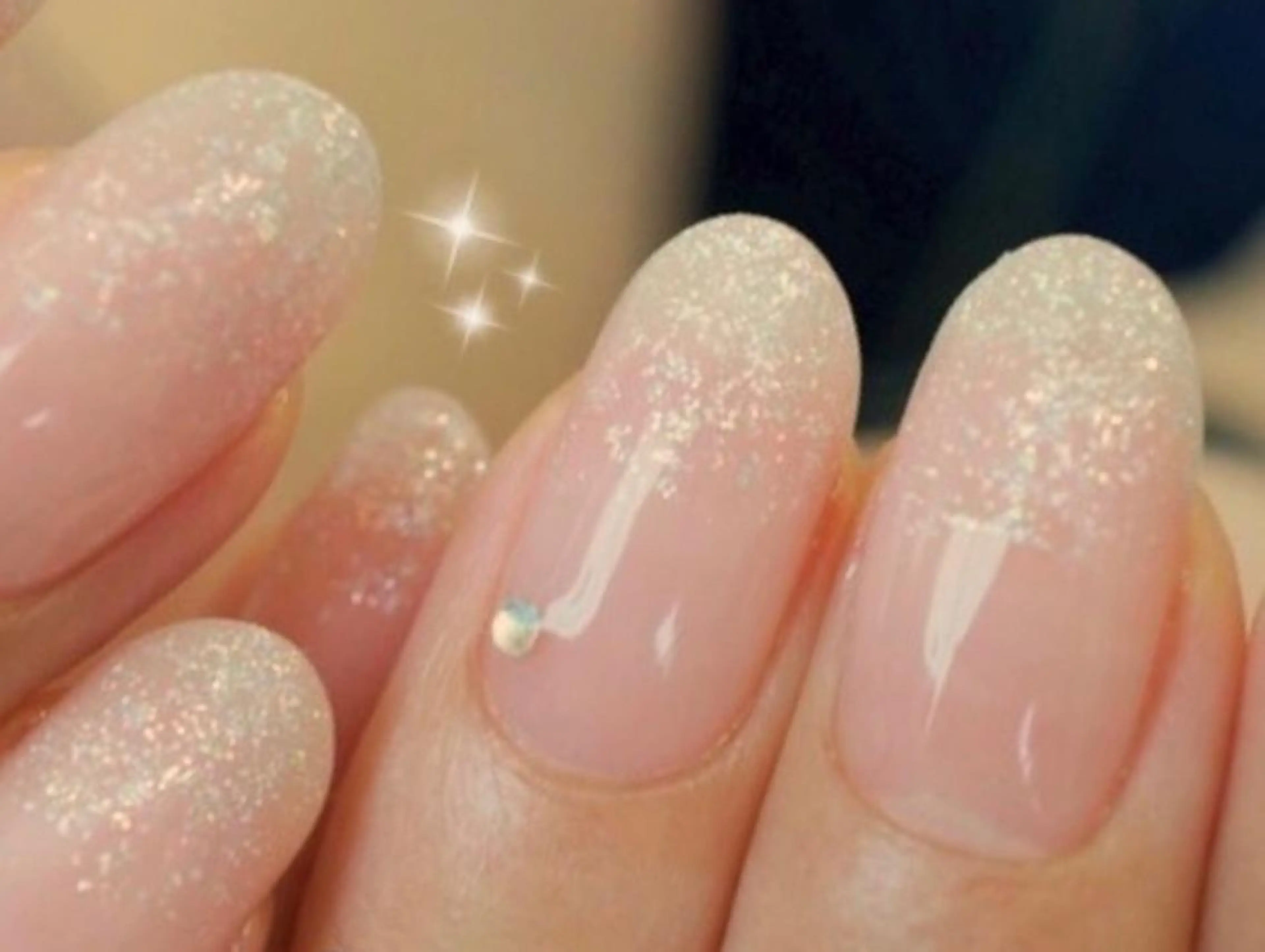 ②ラメグラデーションネイルの写真