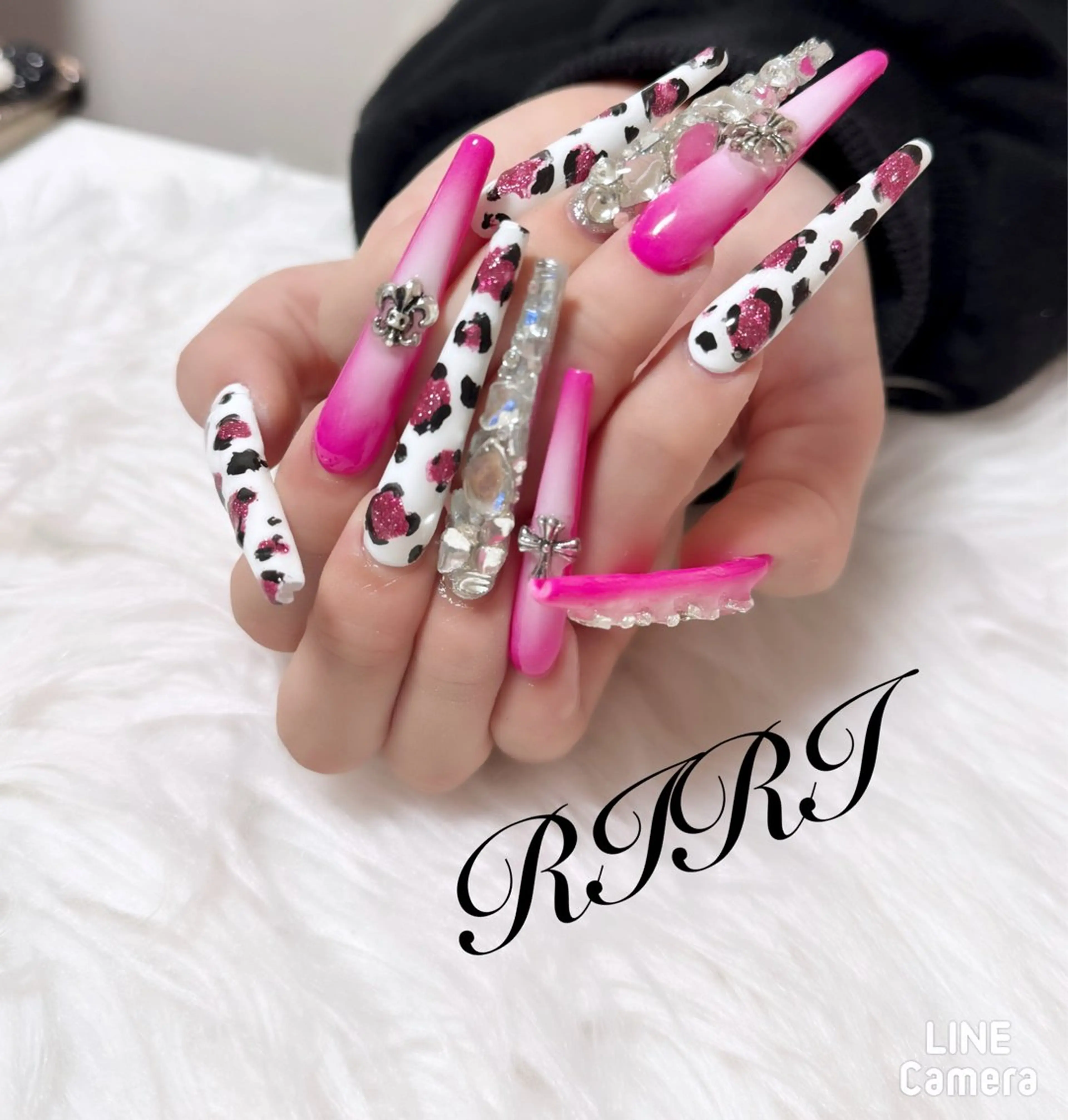 ネイル アニマル柄 ジェルネイル ロングネイル ピンク スカルプネイル ハンドネイル riri オーナーのネイルデザイン