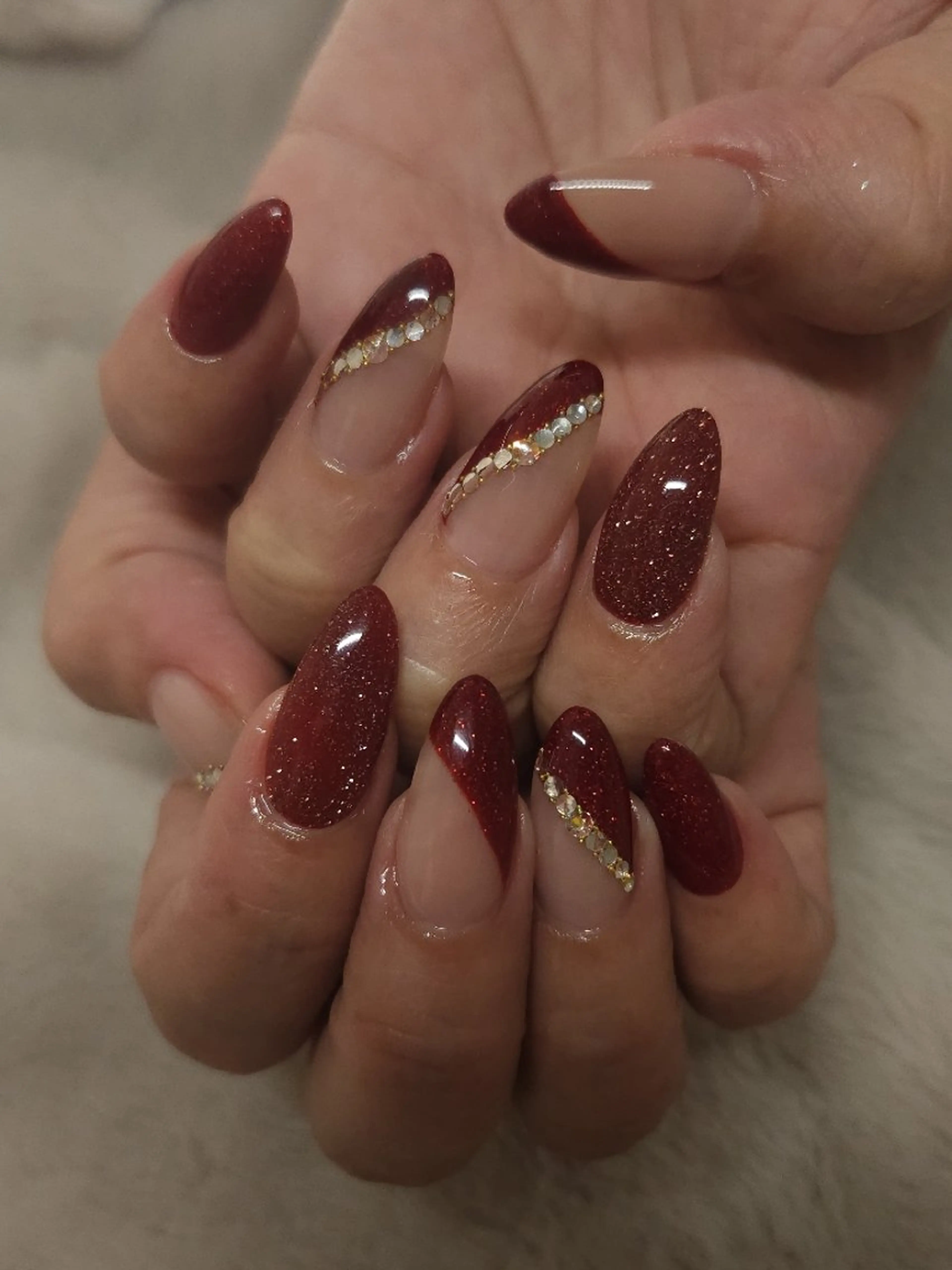 ネイル 赤色 ハンドネイル mukuby_manami所属・mukuby_ manamiのネイルデザイン