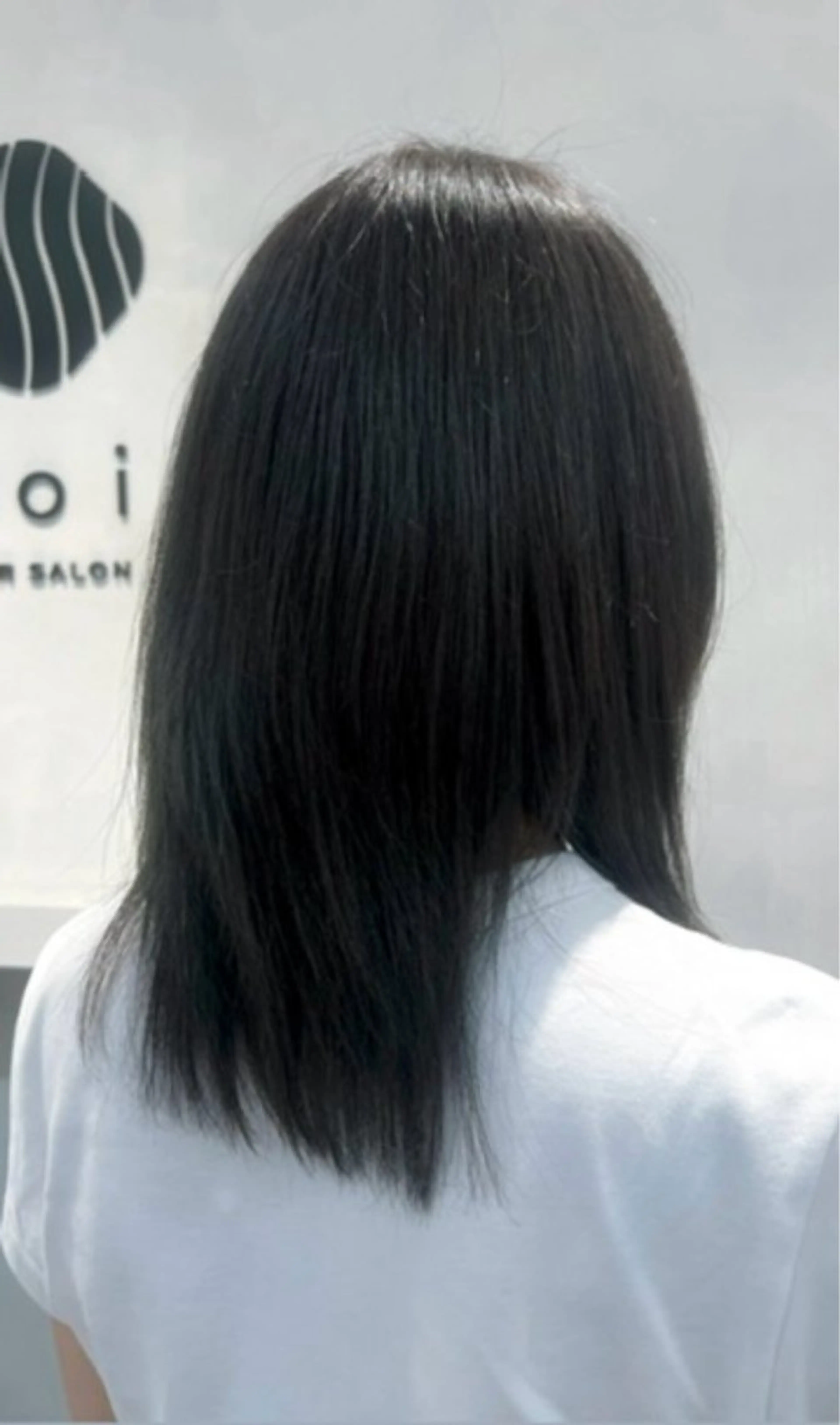 セミロング 岸 来未のヘアスタイル