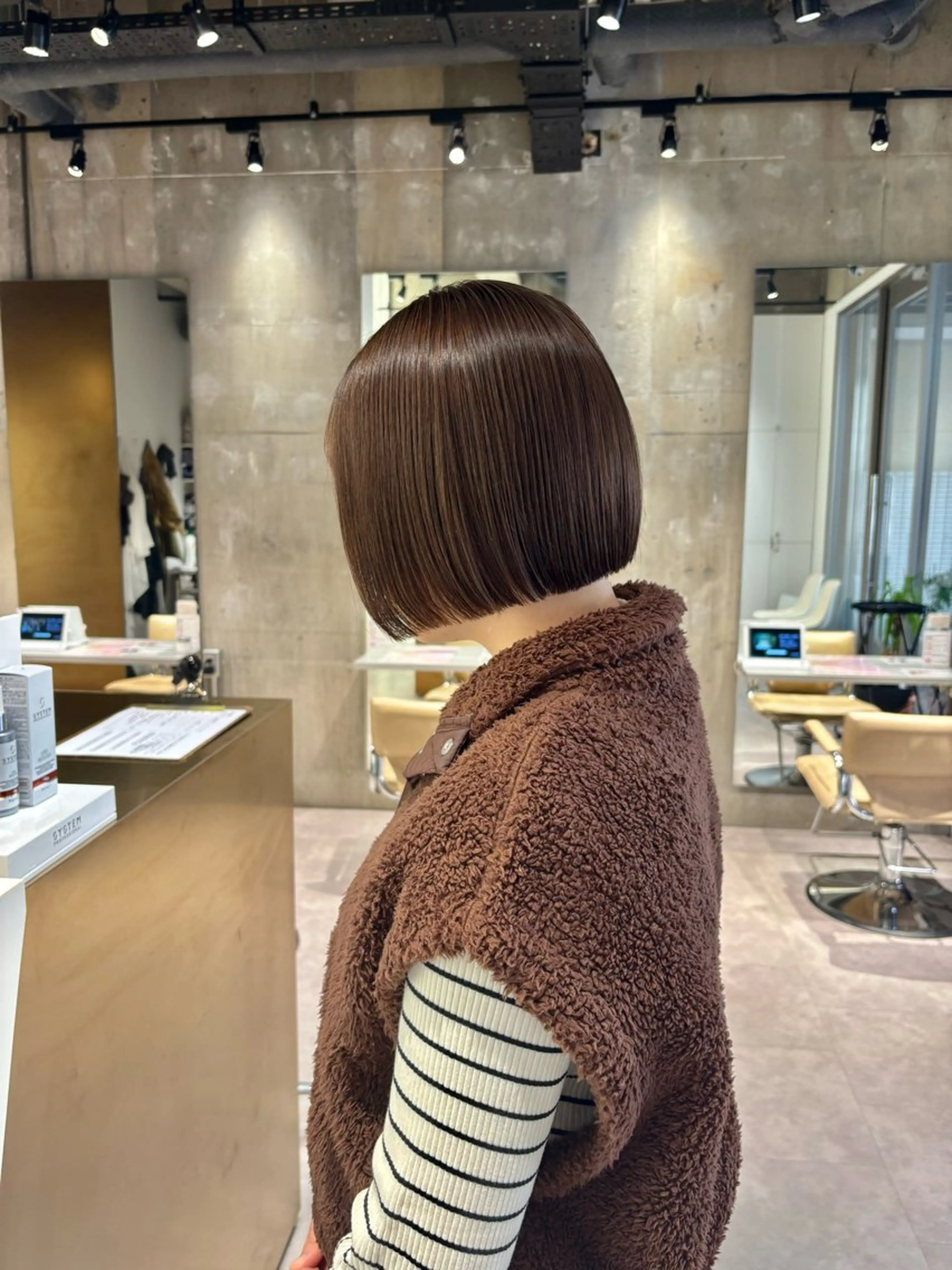 ショート カラー ボブ カット ヘアカラー mina🪐立川駅/ 無料ショートカットのヘアスタイル