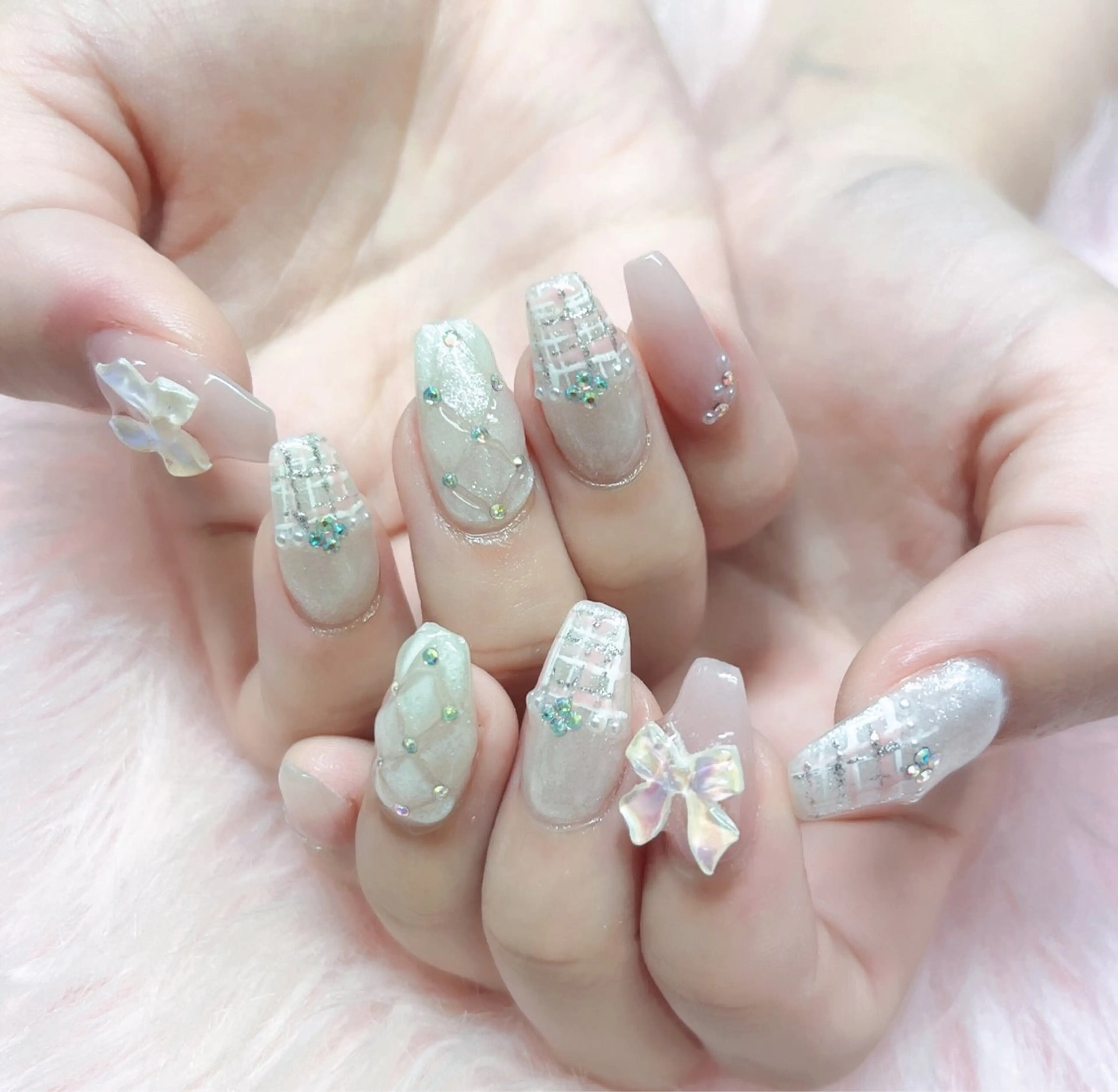 ネイル ハンドネイル MoonNail ユリ🌸のネイルデザイン