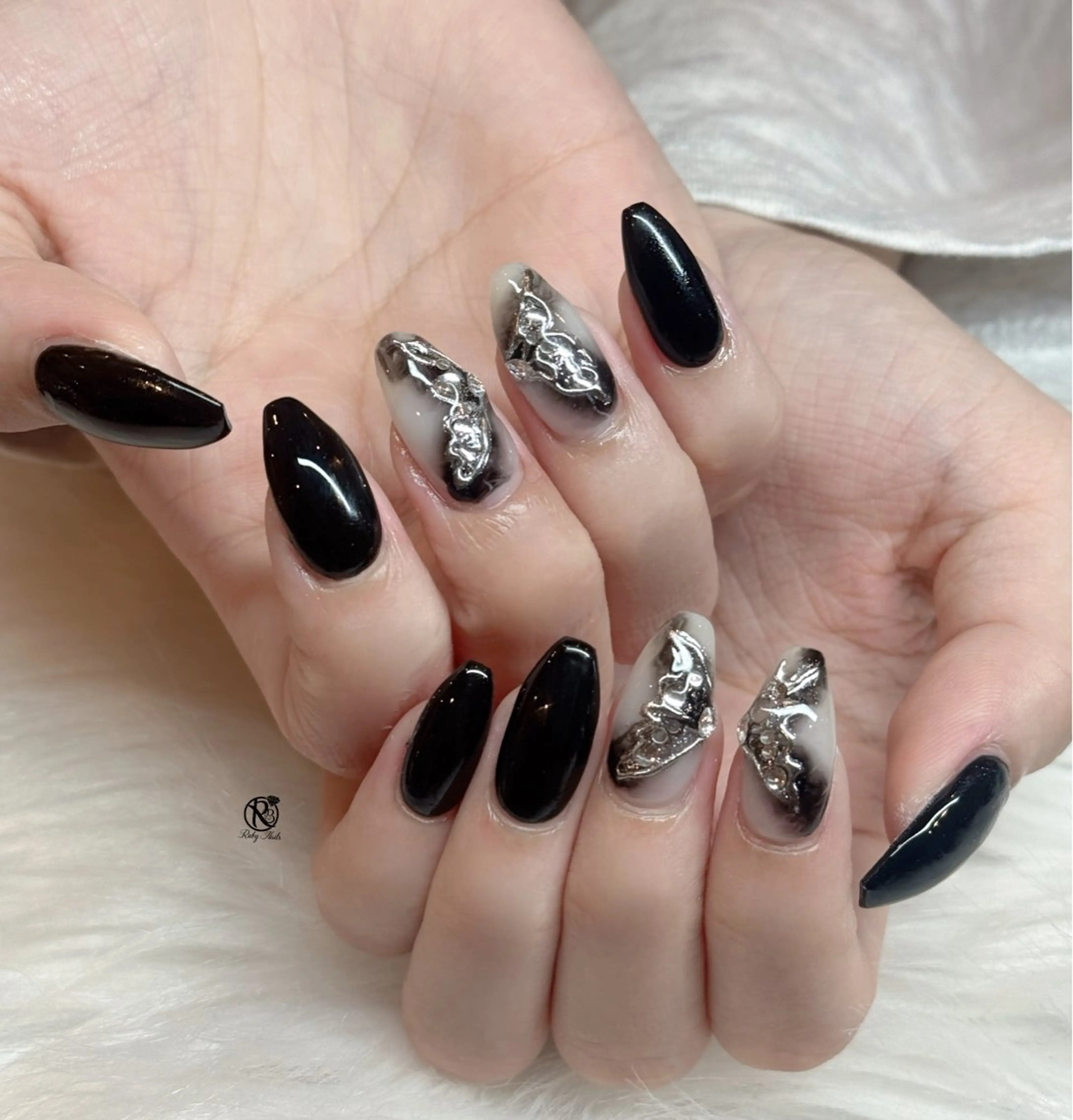 ネイル ボルドー ブラウン チークネイル ドット フットネイル ハンドネイル チェリネイルサロン 霞ヶ関のネイルデザイン