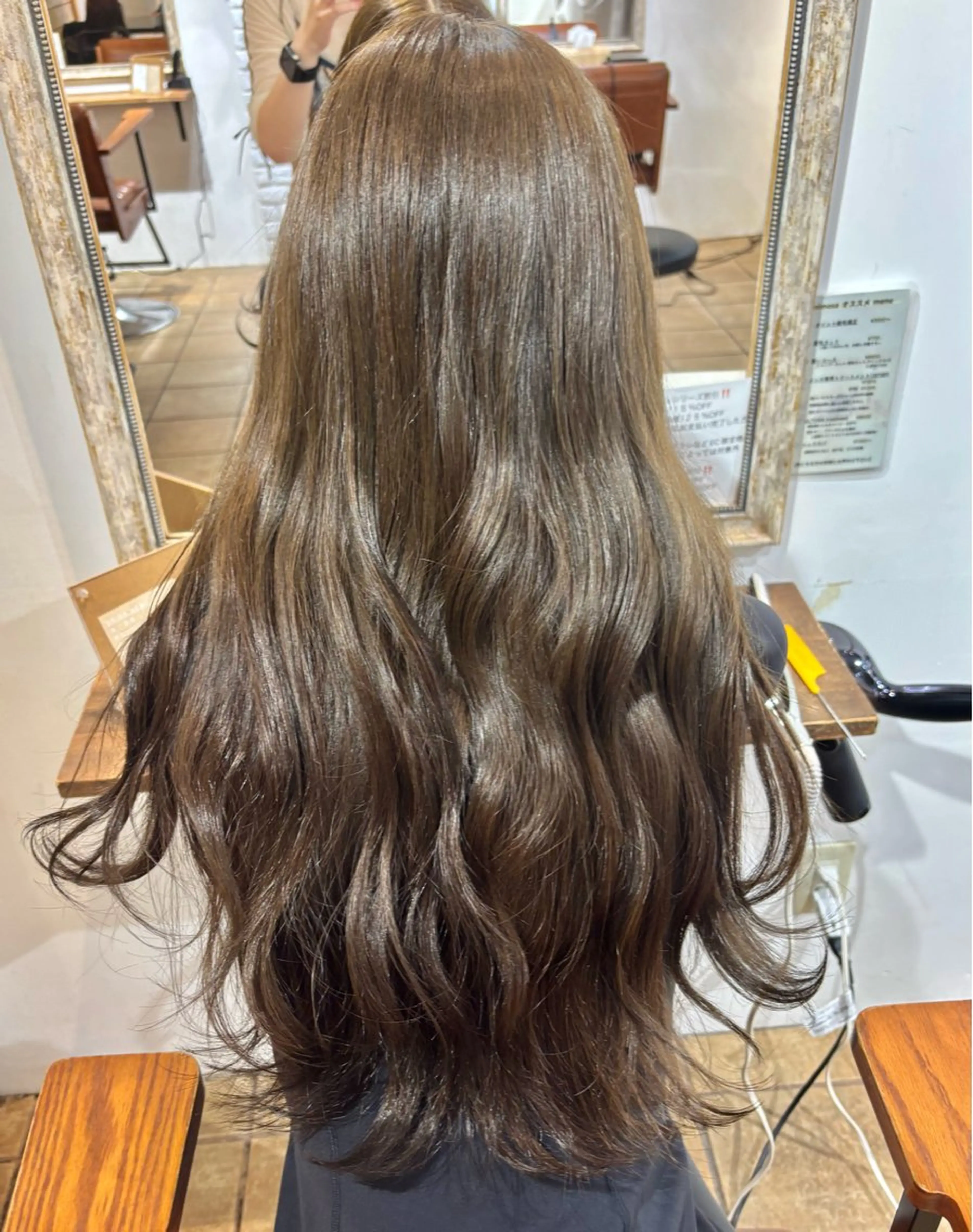 ロング カラー ヘアカラー カネコ ナナミのヘアスタイル