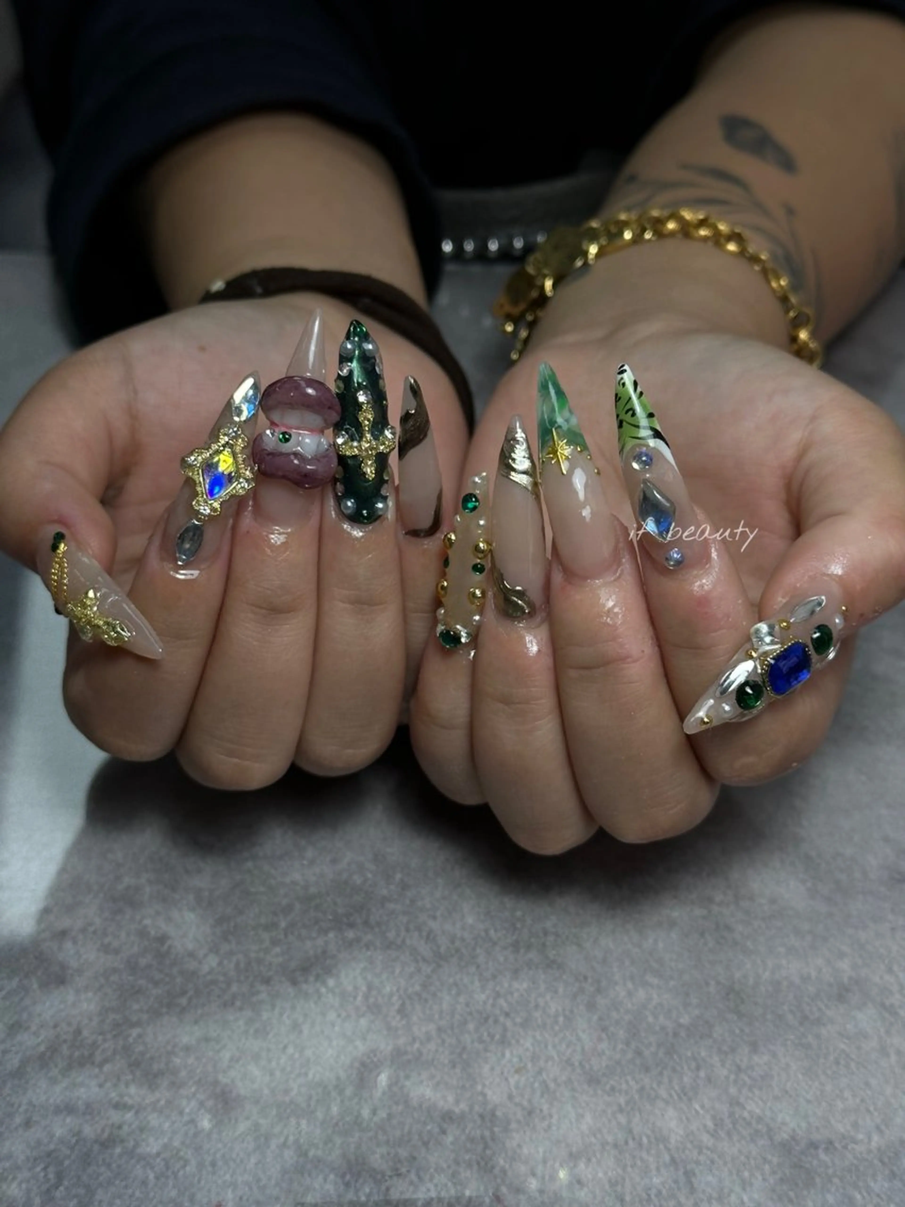 ネイル アートネイル ジェルネイル グラデーション パラジェル ワンホンネイル ハンドネイル if Hair＆Nail Salon所属・IKA /海外ネイル /個性派/ワンホンのネイルデザイン